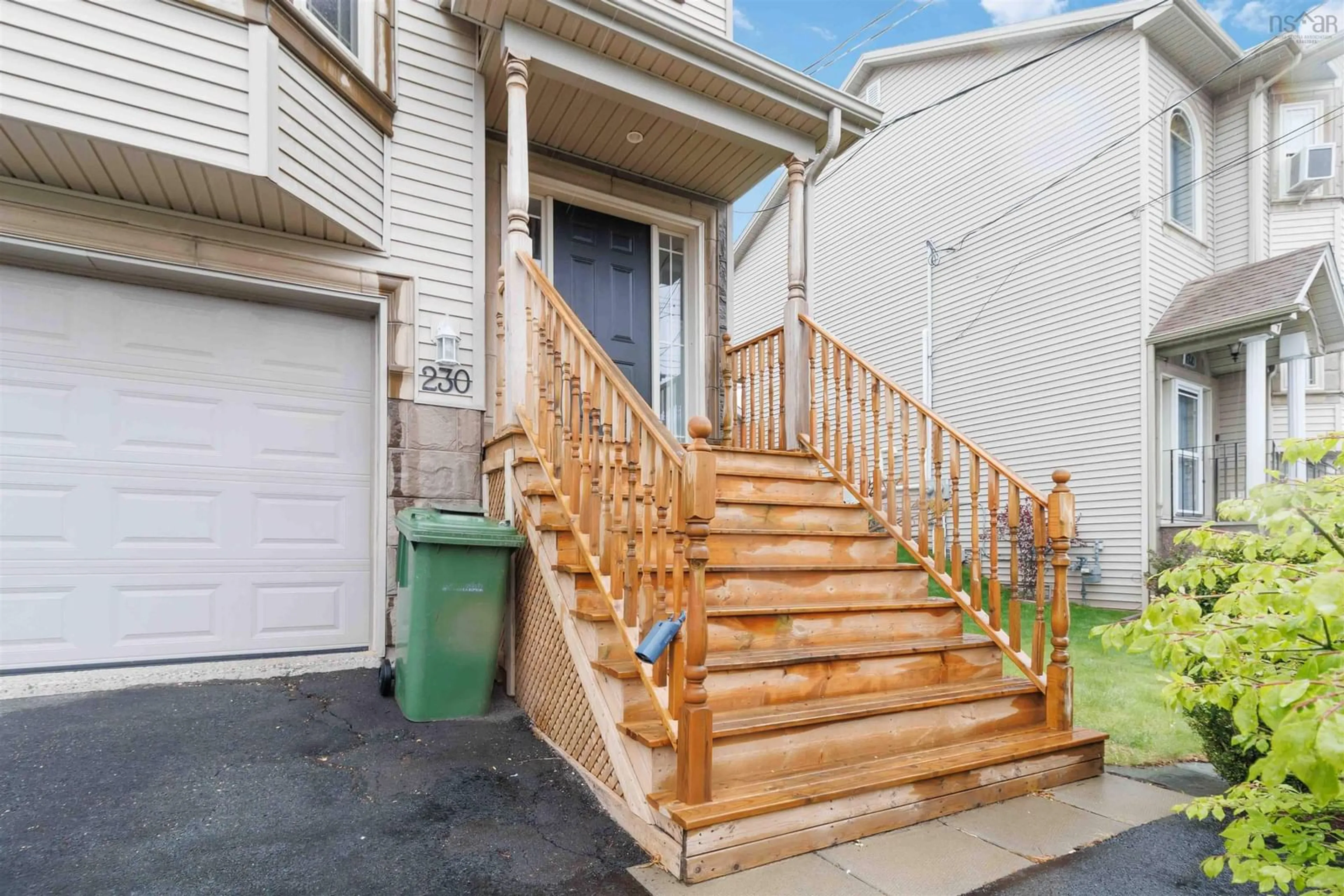 Stairs for 230 Nadia Dr, Dartmouth Nova Scotia B3A 0A9