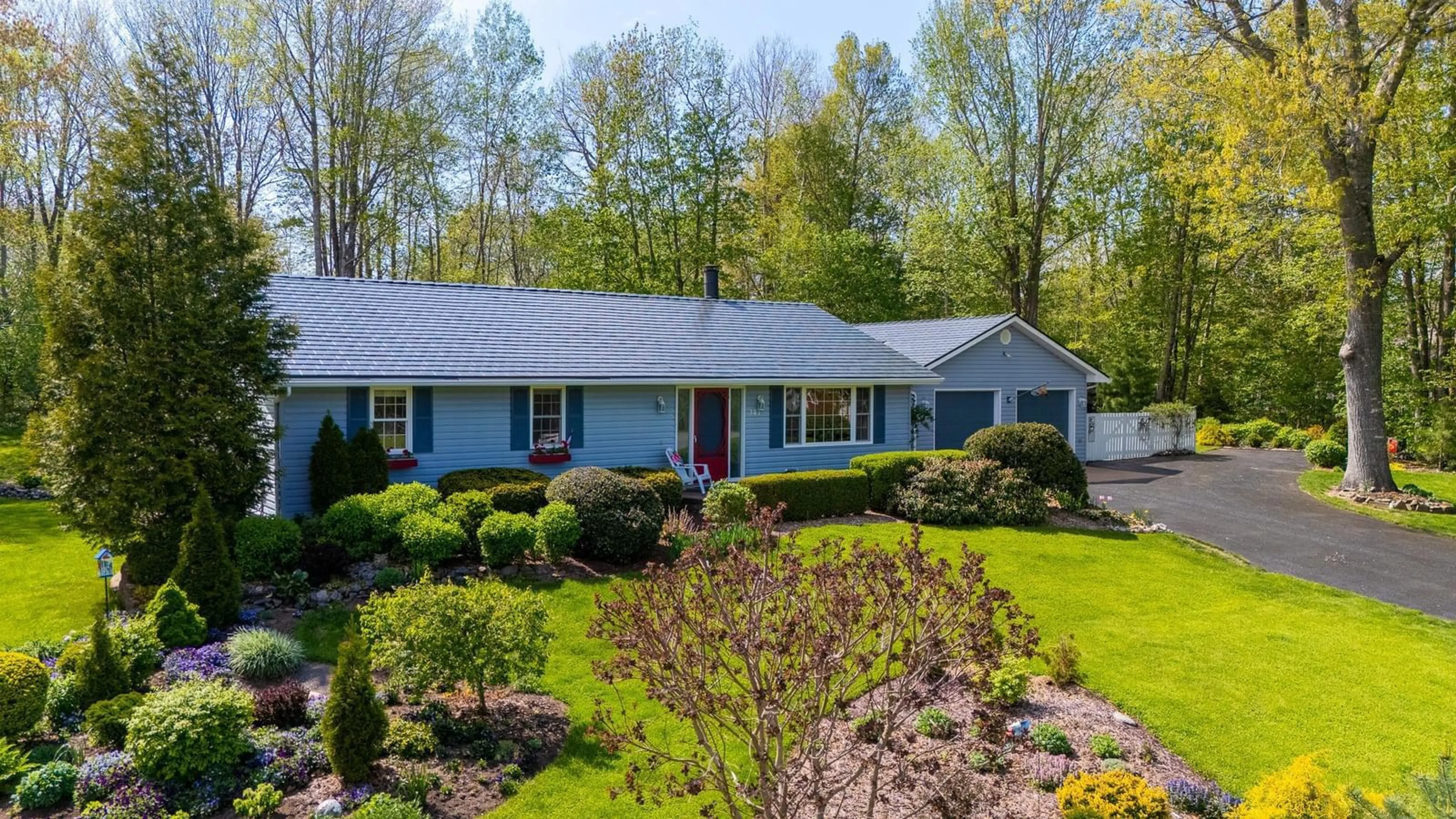 A pic from outside/outdoor area/front of a property/back of a property/a pic from drone, street for 141 Constance St, Cambridge Nova Scotia B0P 1G0
