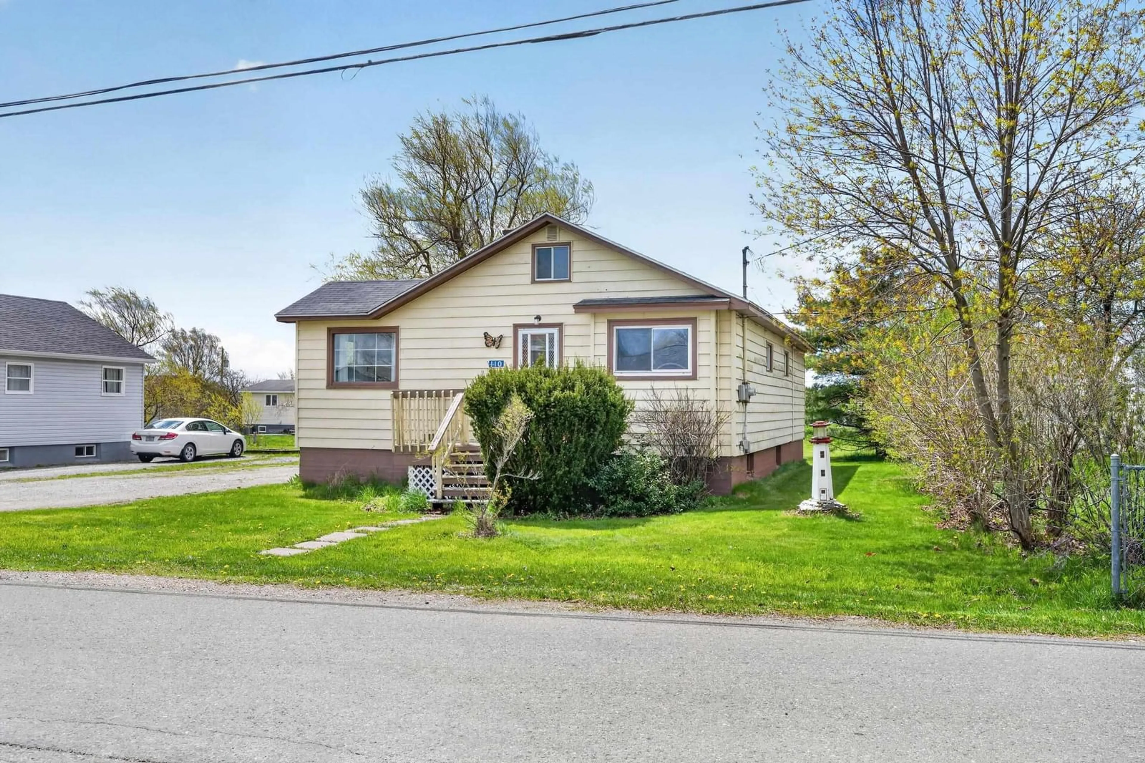 Home with vinyl exterior material, street for 110 Church Street, Sydney Mines Nova Scotia B1V 3C6