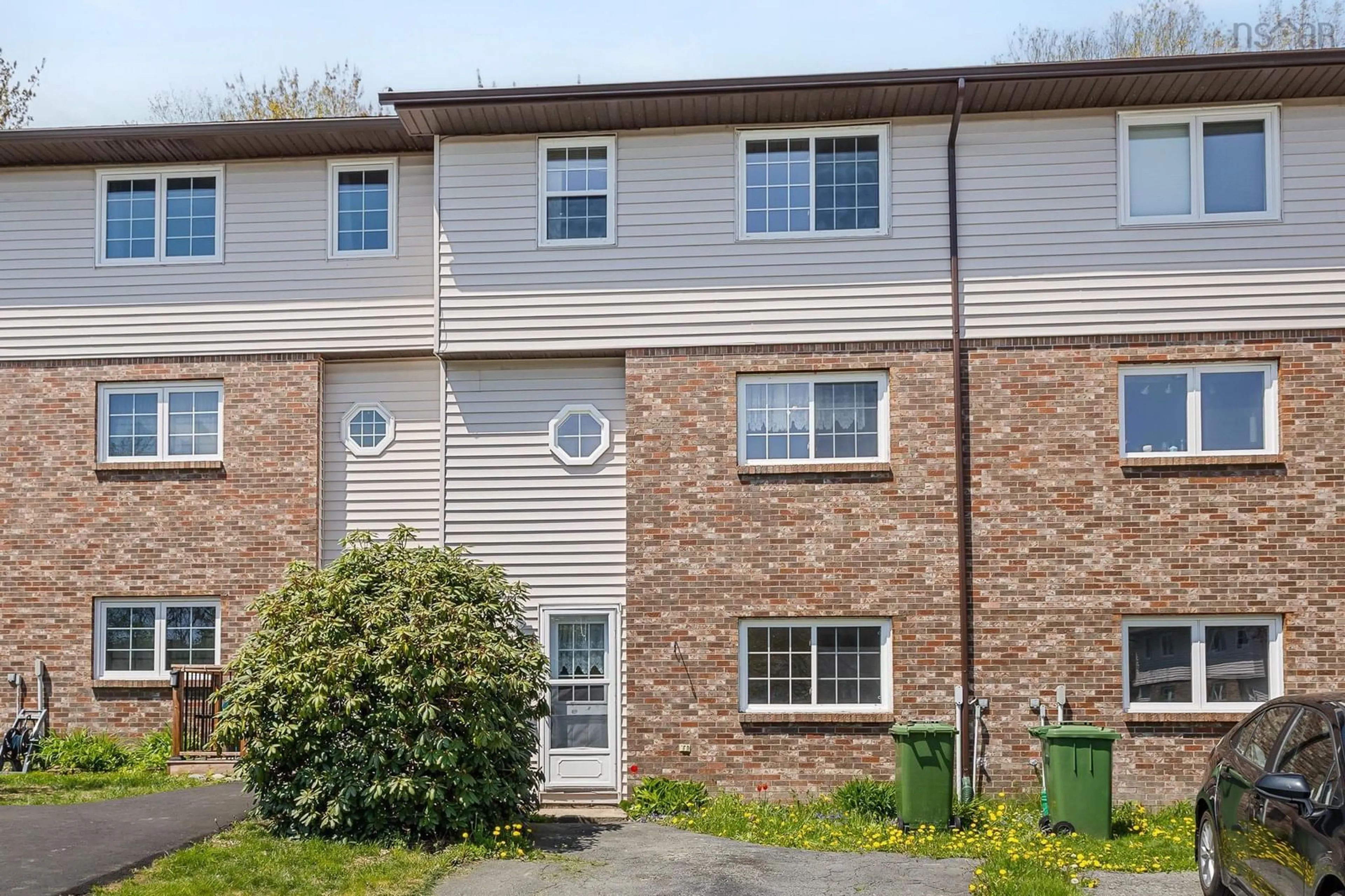 Home with vinyl exterior material, street for 21 Baron Crt, Dartmouth Nova Scotia B2W 5L4