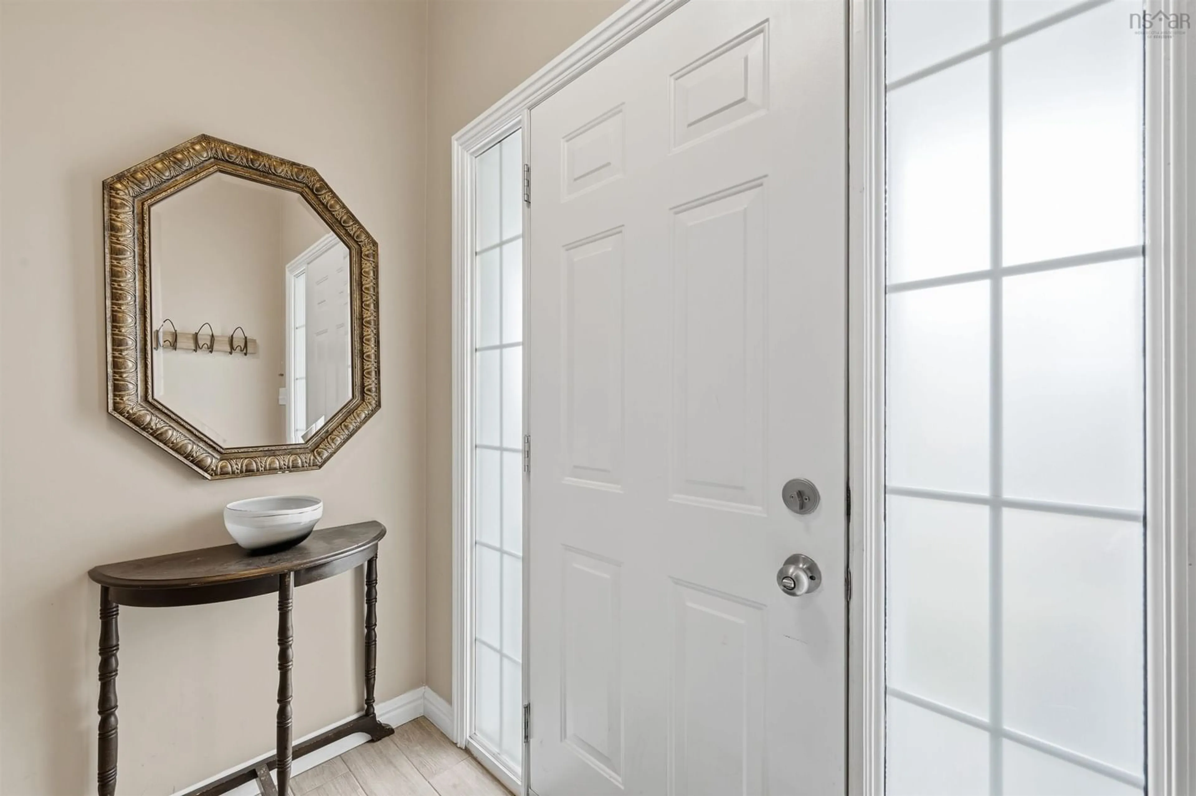 Indoor entryway for 17 Outrigger Cres, Halifax Nova Scotia B3M 4V9