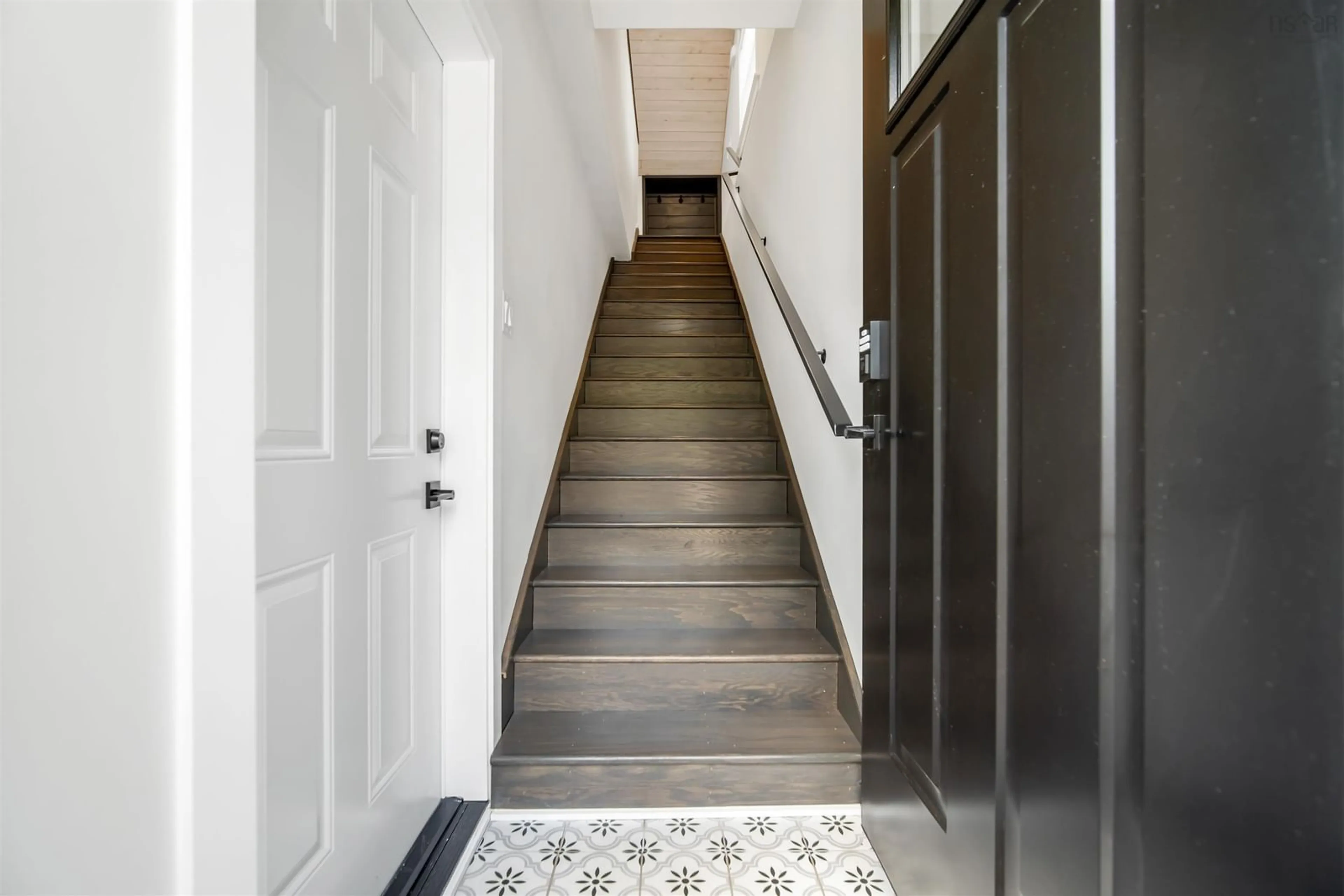 Indoor entryway for 723 Mccabe Lake Dr, Middle Sackville Nova Scotia B4E 0N7