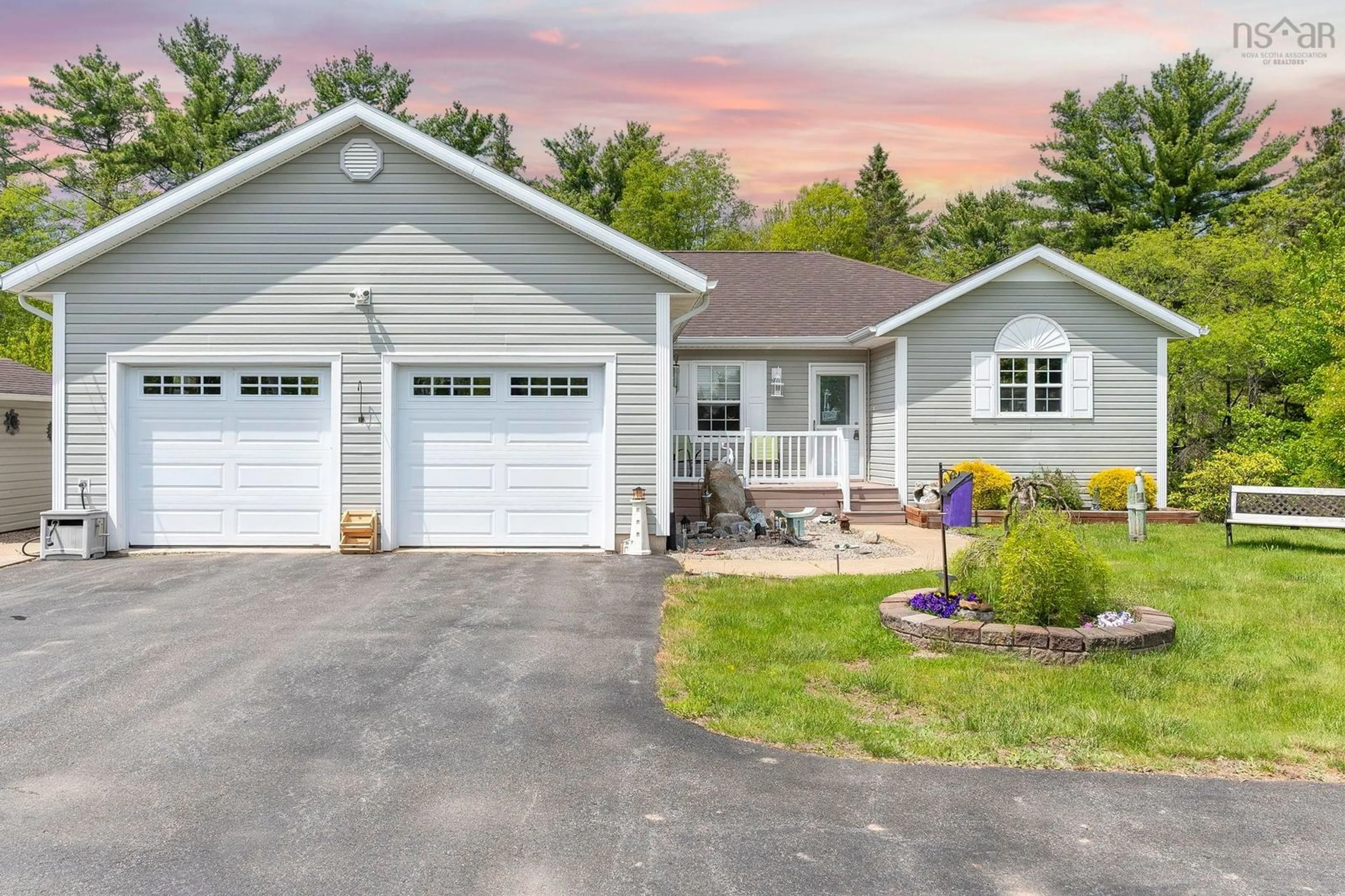 Home with vinyl exterior material, street for 21 Anna Crt, Wilmot Nova Scotia B0P 1R0