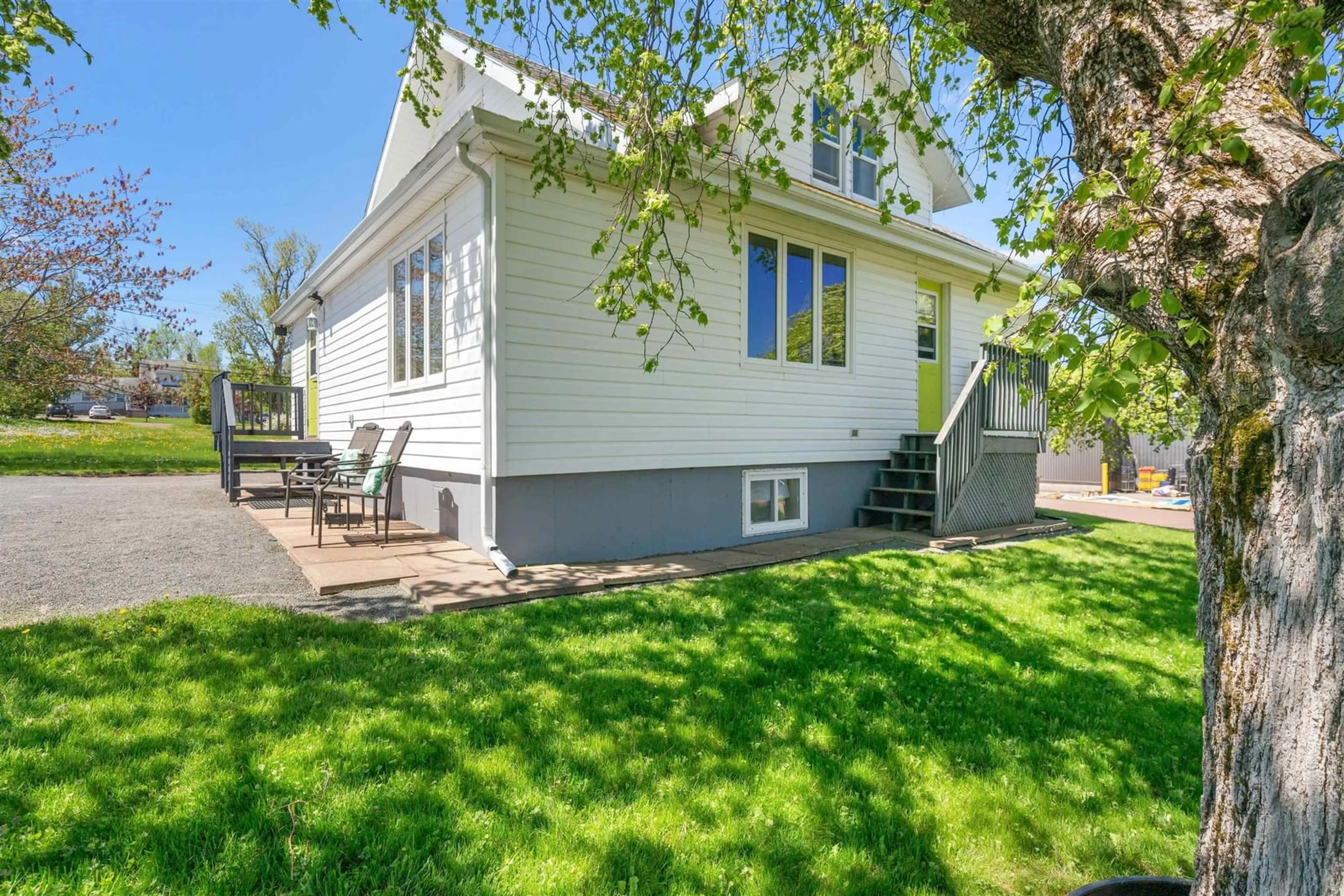 Home with vinyl exterior material, street for 19 Park Street, Tatamagouche Nova Scotia B0K 1V0