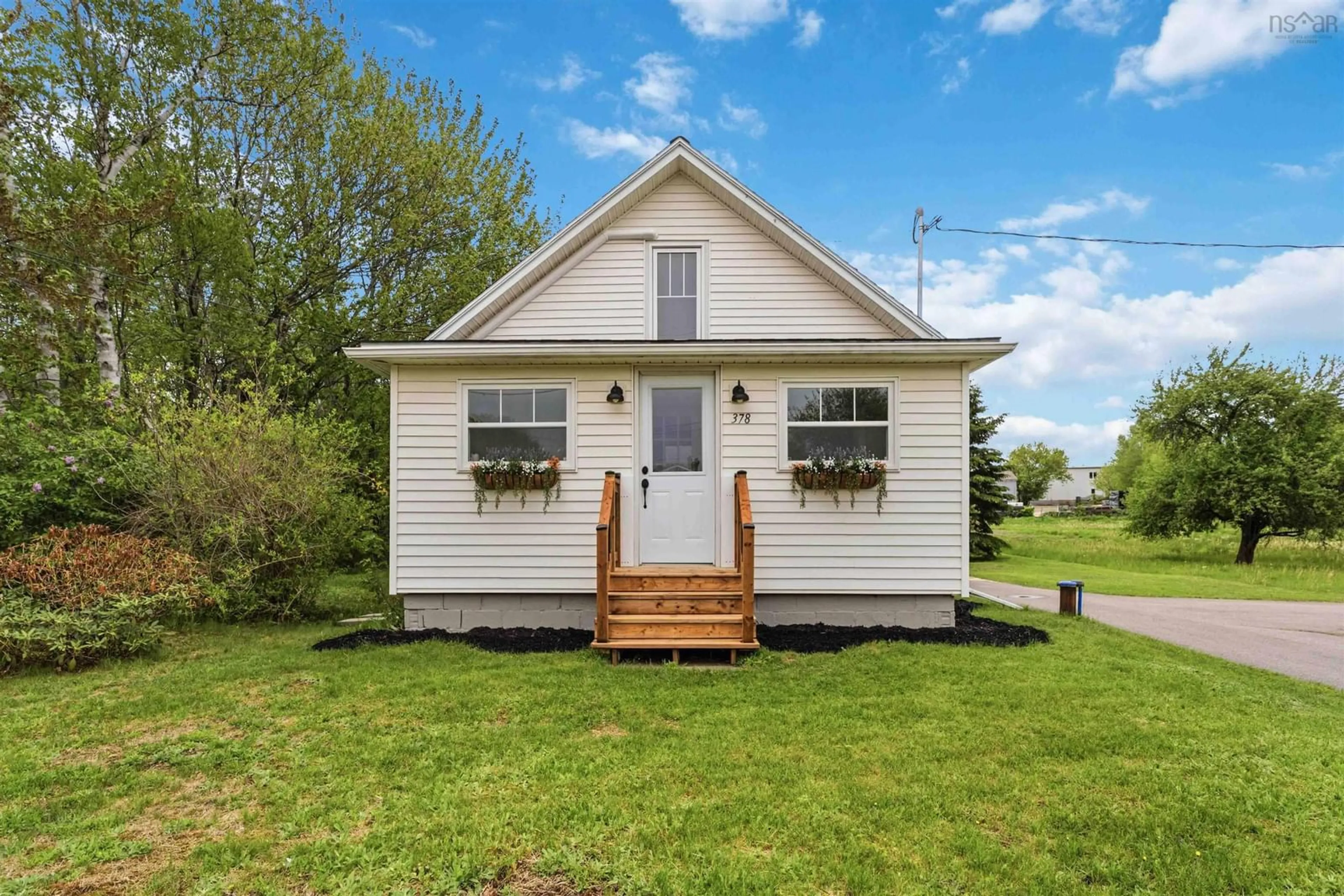 Home with vinyl exterior material, unknown for 378 Orchard, Berwick Nova Scotia B0P 1H0