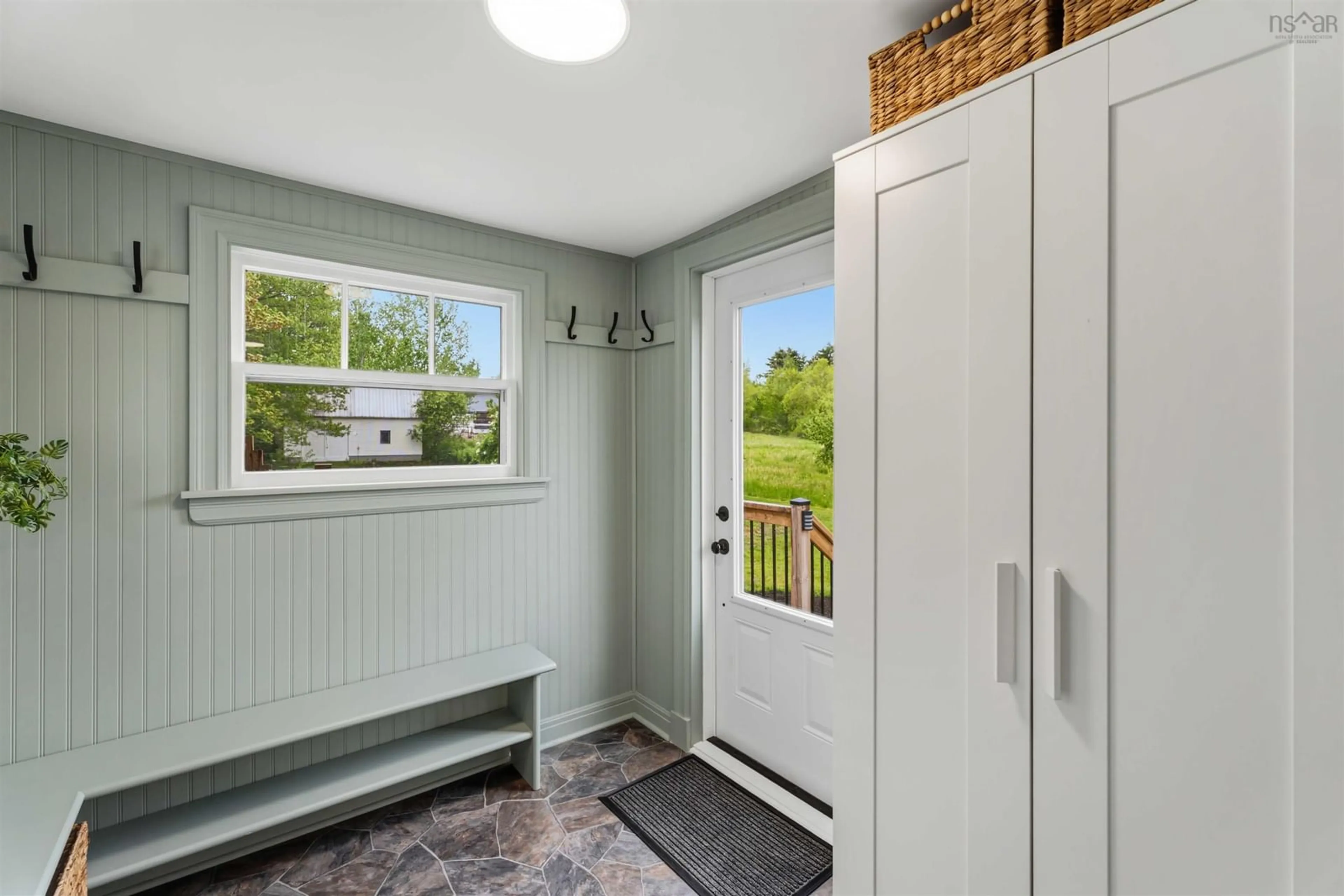 Indoor entryway for 378 Orchard, Berwick Nova Scotia B0P 1H0