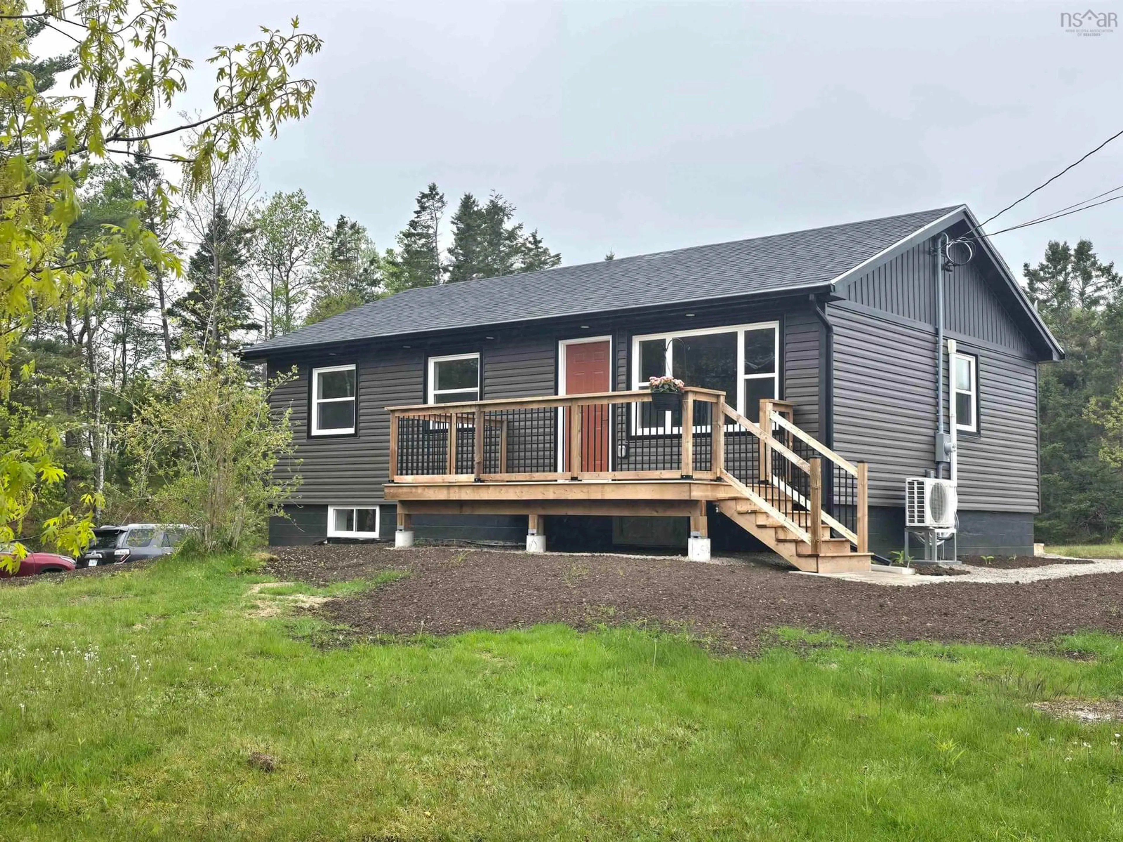 Home with vinyl exterior material, unknown for 3148 Highway 3, East Chester Nova Scotia B0J 1J0