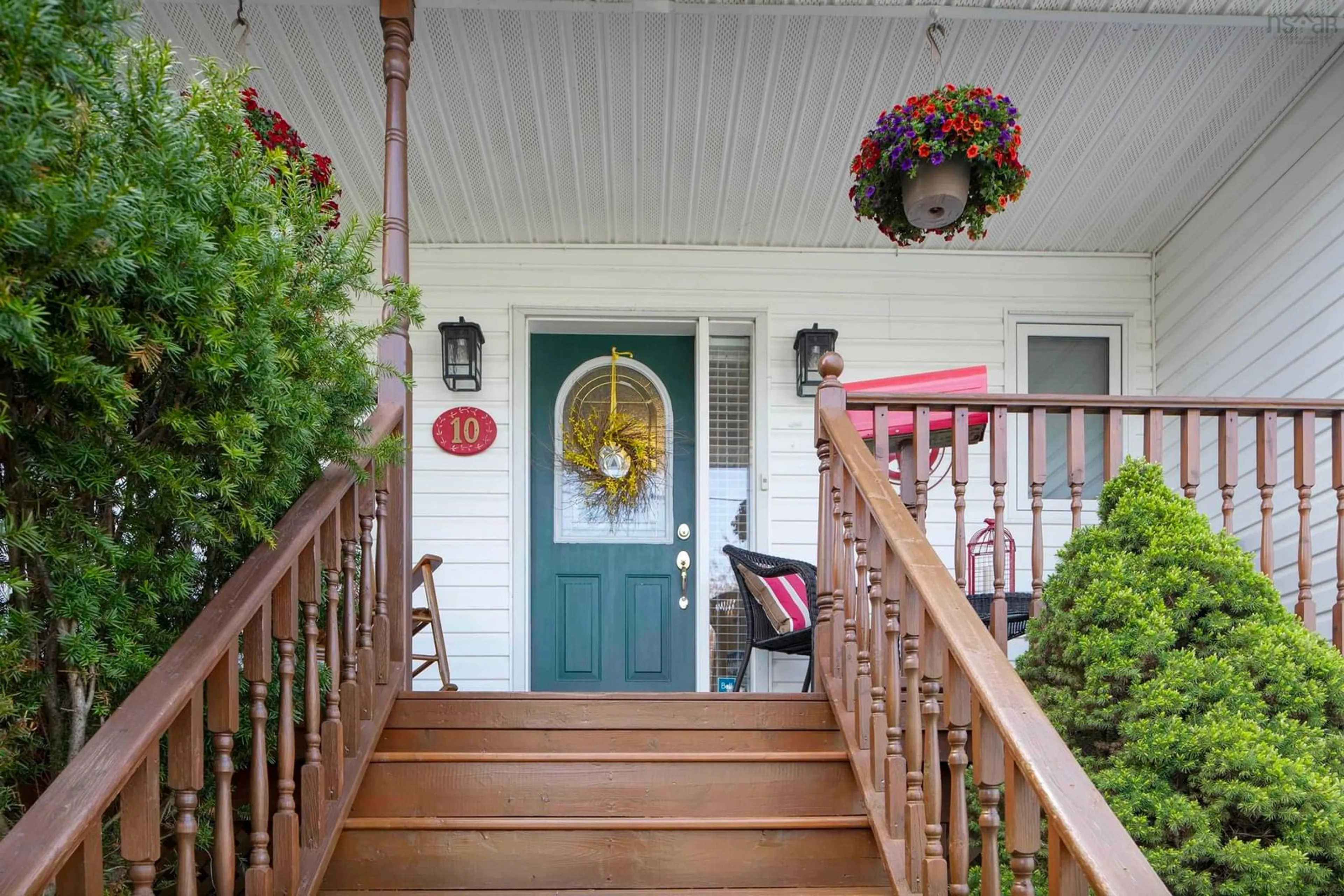 Indoor entryway for 10 Blanchard Cres, Bedford Nova Scotia B4A 4C5