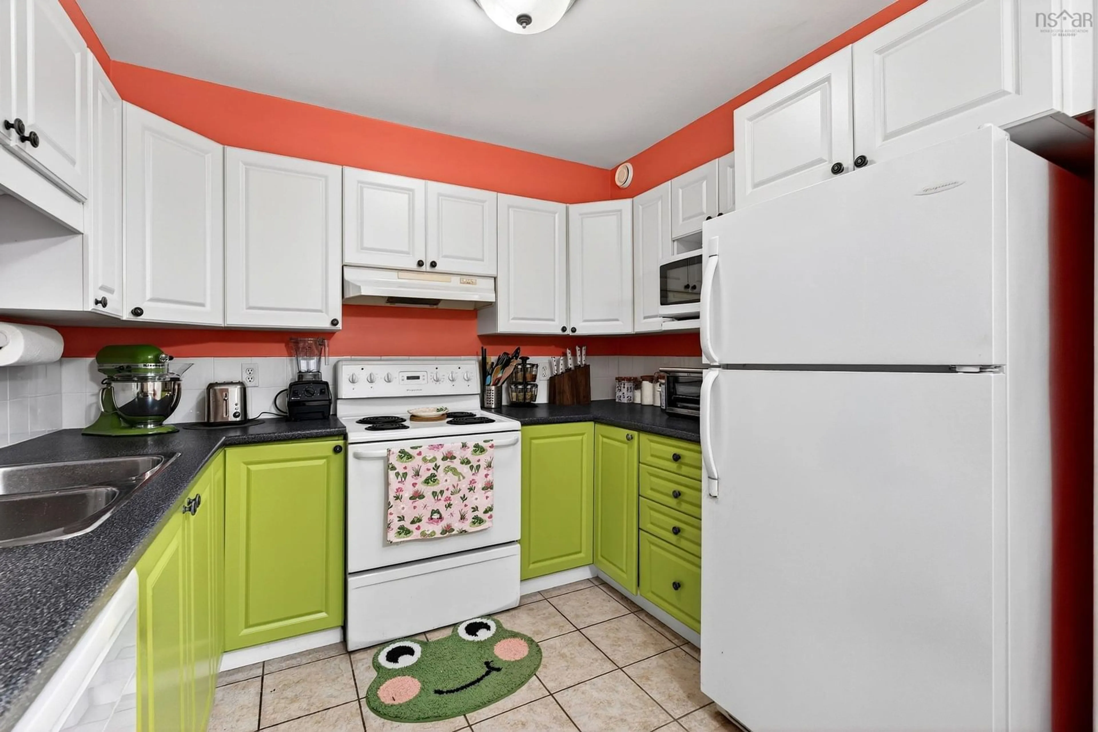 Standard kitchen, unknown for 115 Ochterloney St #301, Dartmouth Nova Scotia B2Y 4W8