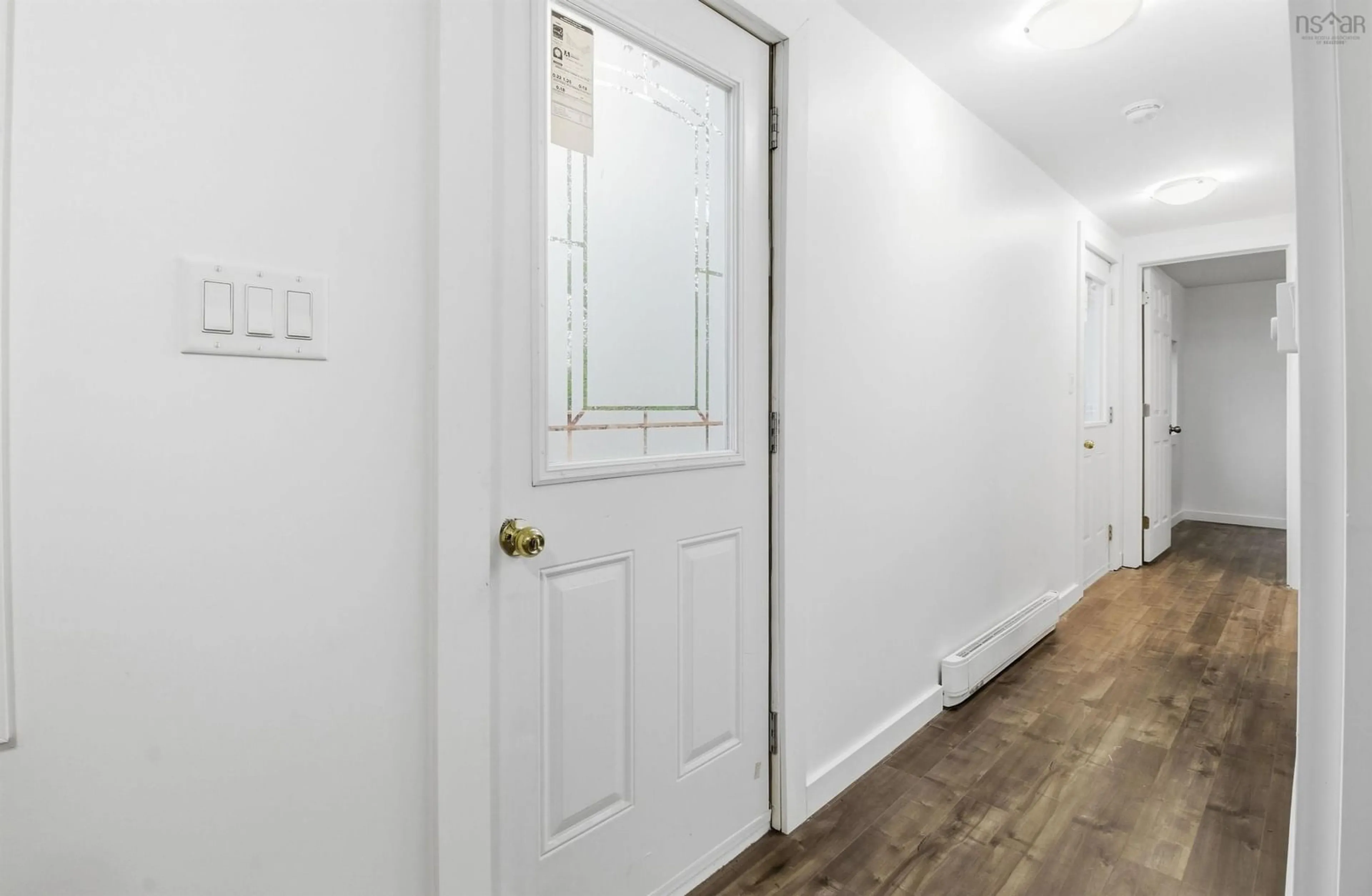 Indoor entryway for 21949 Highway 7, Sheet Harbour Nova Scotia B0J 3B0