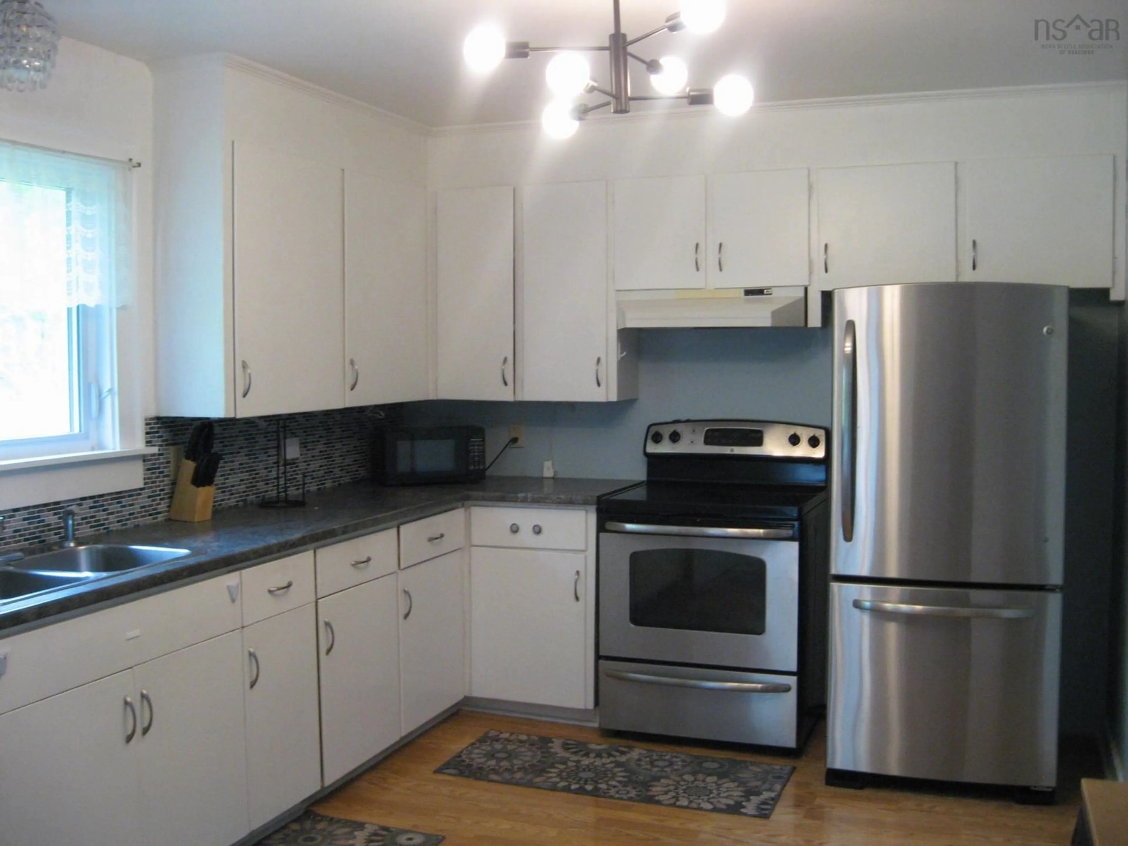 Standard kitchen, unknown for 85 School St, Liverpool Nova Scotia B0T 1K0