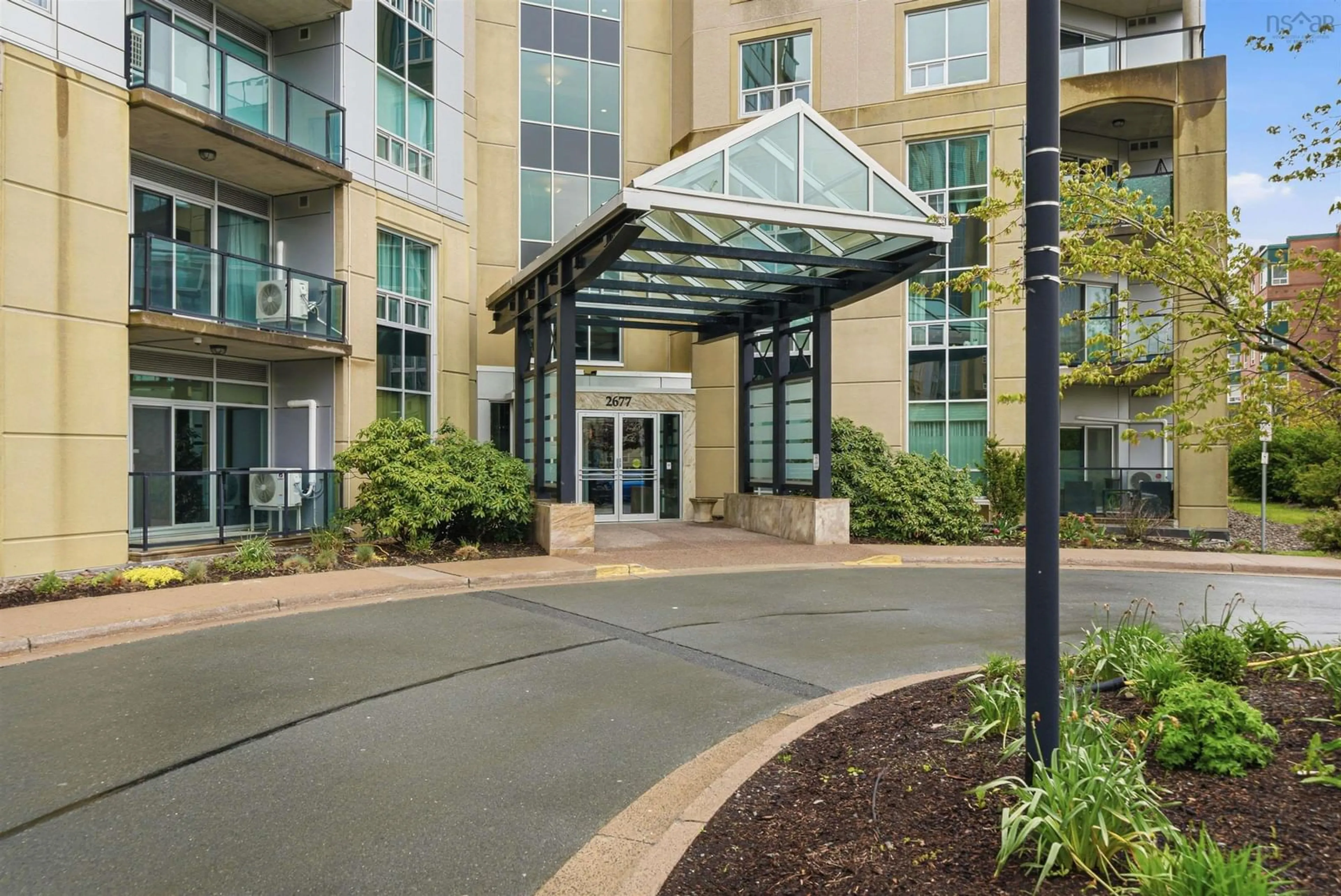 Indoor foyer for 2677 Gladstone St #807, Halifax Nova Scotia B3K 0A3