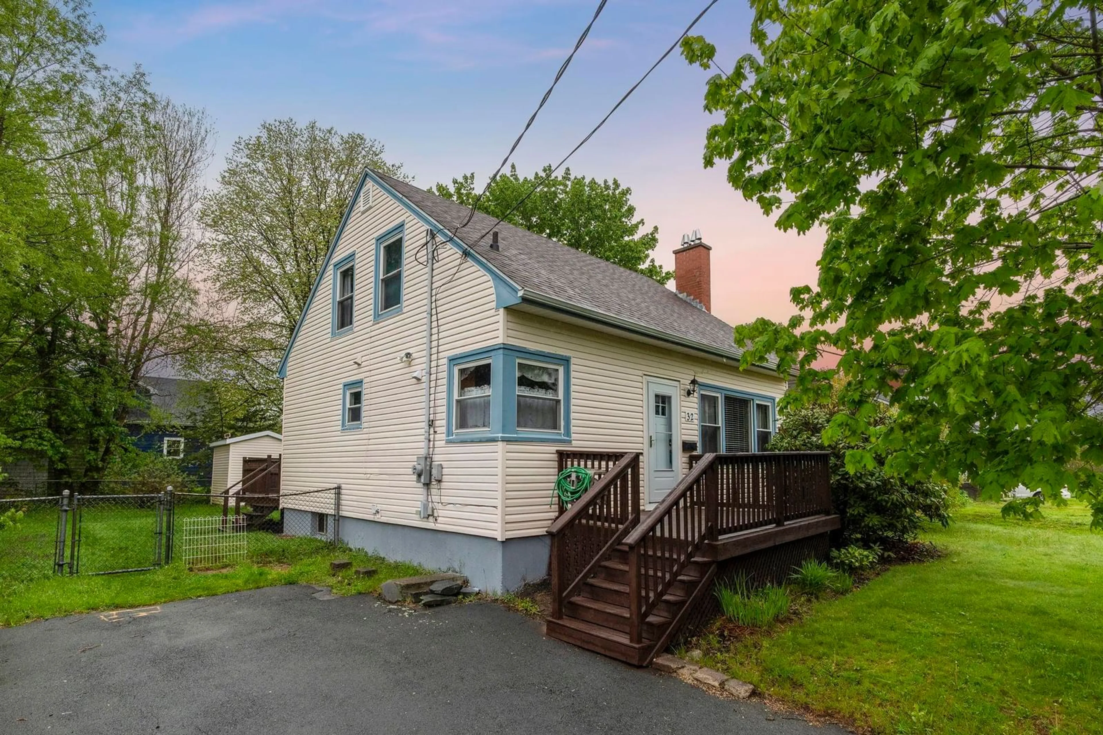 Unknown for 32 Farquharson St, Dartmouth Nova Scotia B2W 1T3