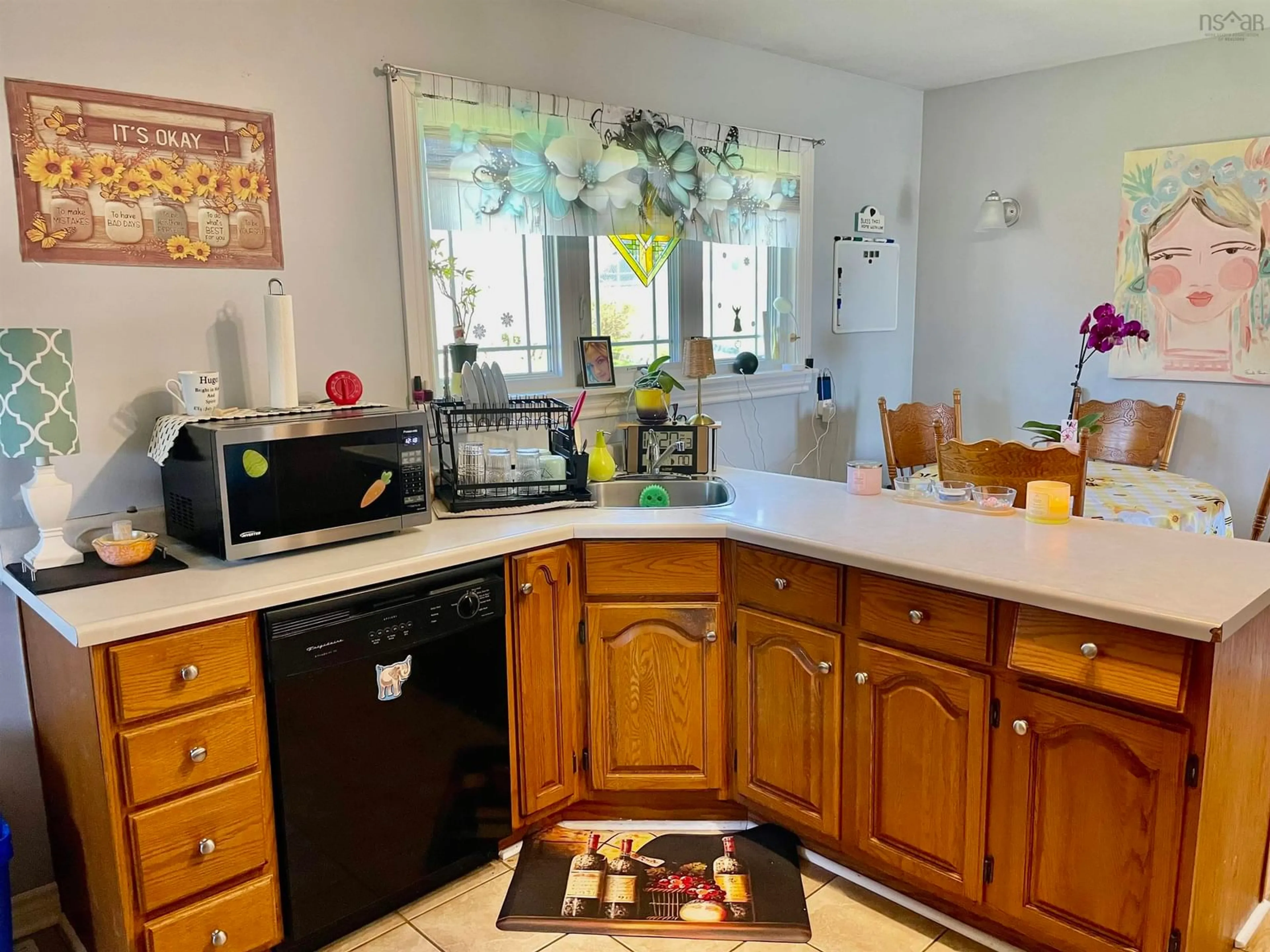 Standard kitchen, unknown for 91 Meech Ave, North Sydney Nova Scotia B2A 1R9