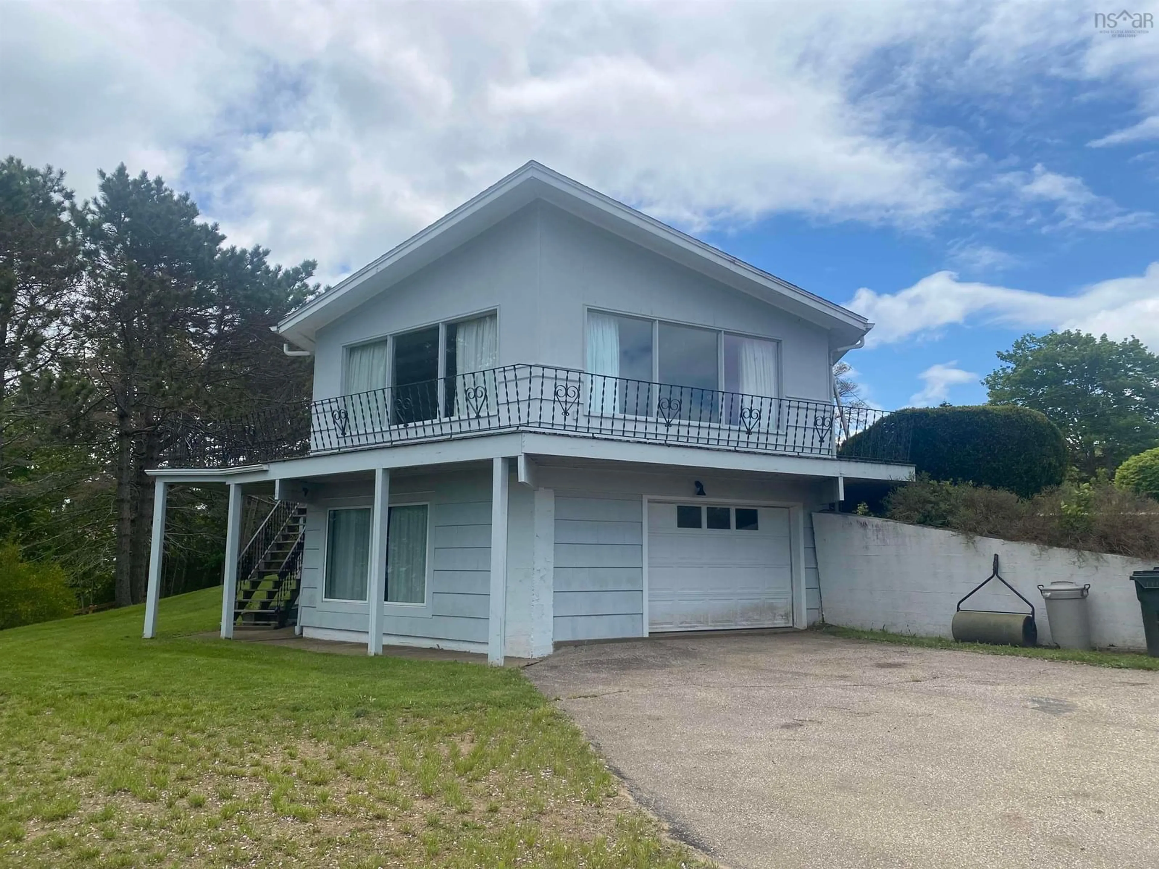Home with vinyl exterior material, water/lake/river/ocean view for 190 Third Avenue, Digby Nova Scotia B0V 1A0