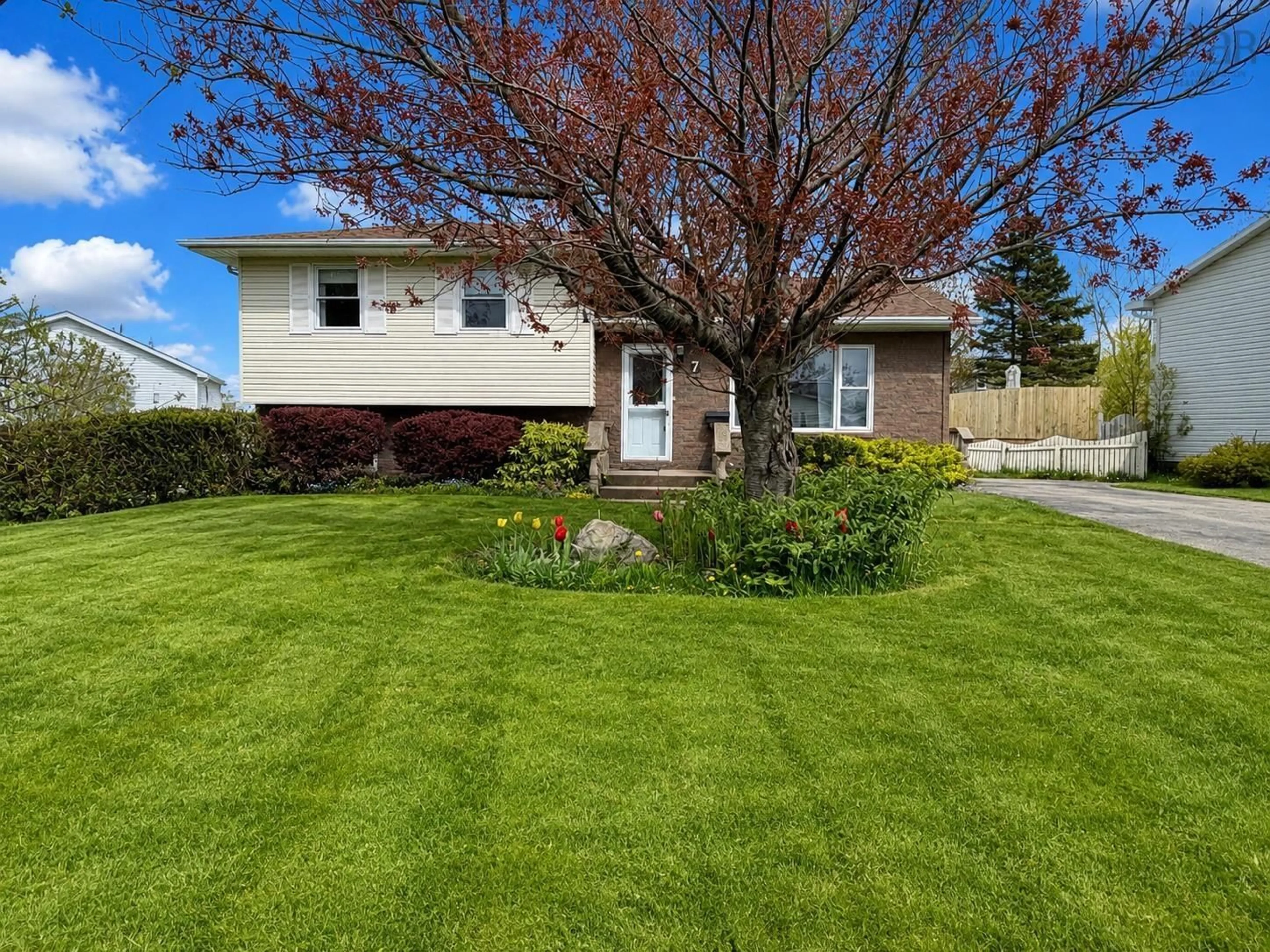 A pic from outside/outdoor area/front of a property/back of a property/a pic from drone, street for 7 Donna Dr, Sydney Nova Scotia B1P 7E4