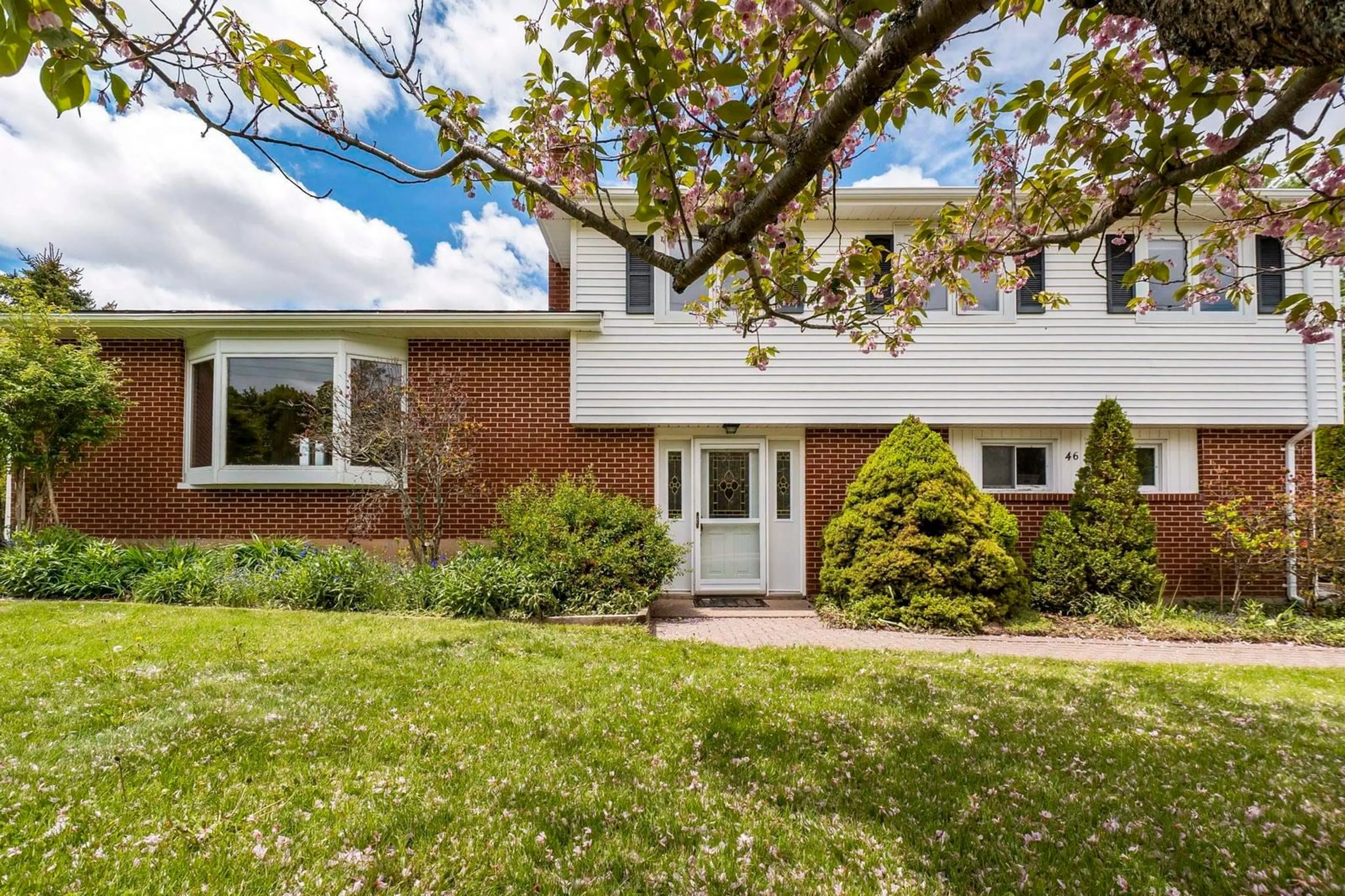 Home with brick exterior material, street for 46 Kent Ave, Wolfville Nova Scotia B4P 1V1