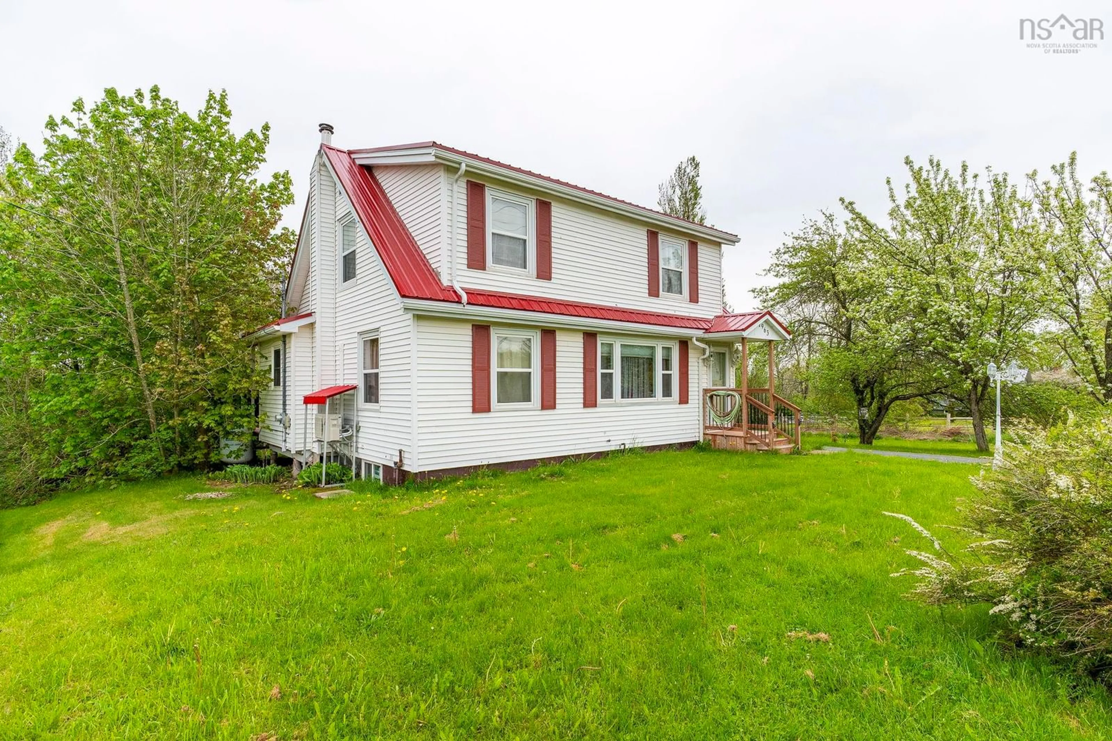 Home with vinyl exterior material, unknown for 1963 Highway 2 Hwy, Milford Nova Scotia B0N 1Y0