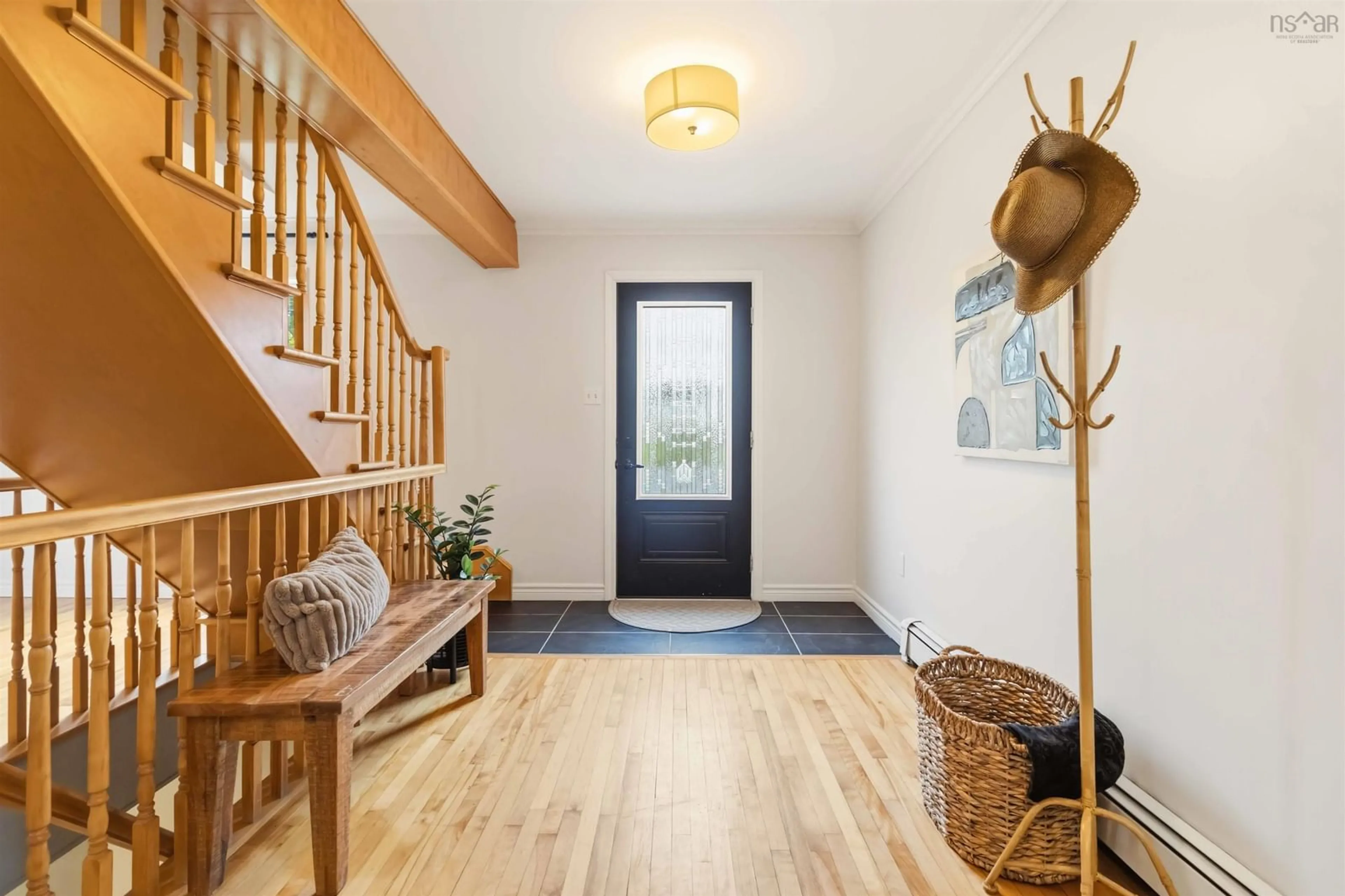 Indoor entryway for 107 Astral Dr, Dartmouth Nova Scotia B2V 1B6