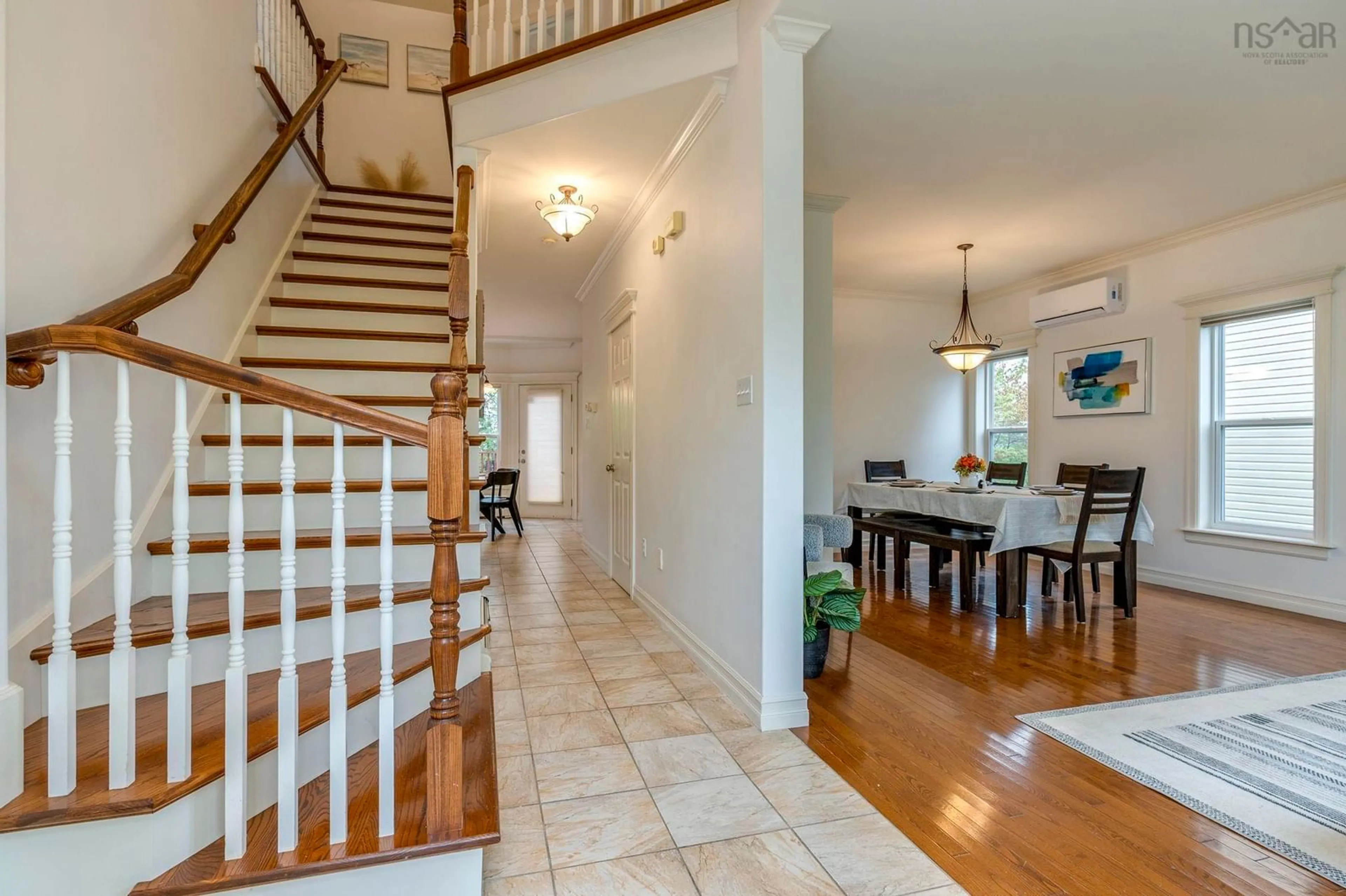 Indoor foyer for 15 Kingsbury Way, Bedford Nova Scotia B4A 4M5