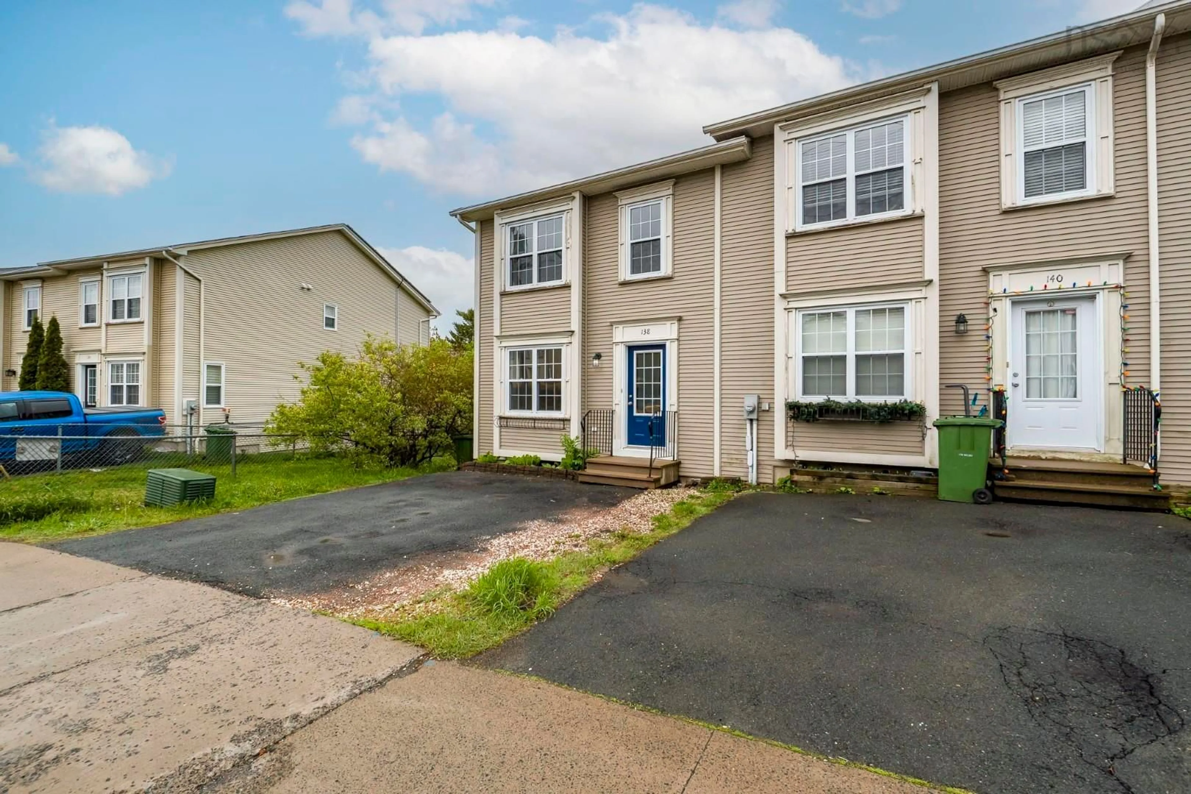 A pic from outside/outdoor area/front of a property/back of a property/a pic from drone, street for 138 Transom Dr, Halifax Nova Scotia B3M 4T7