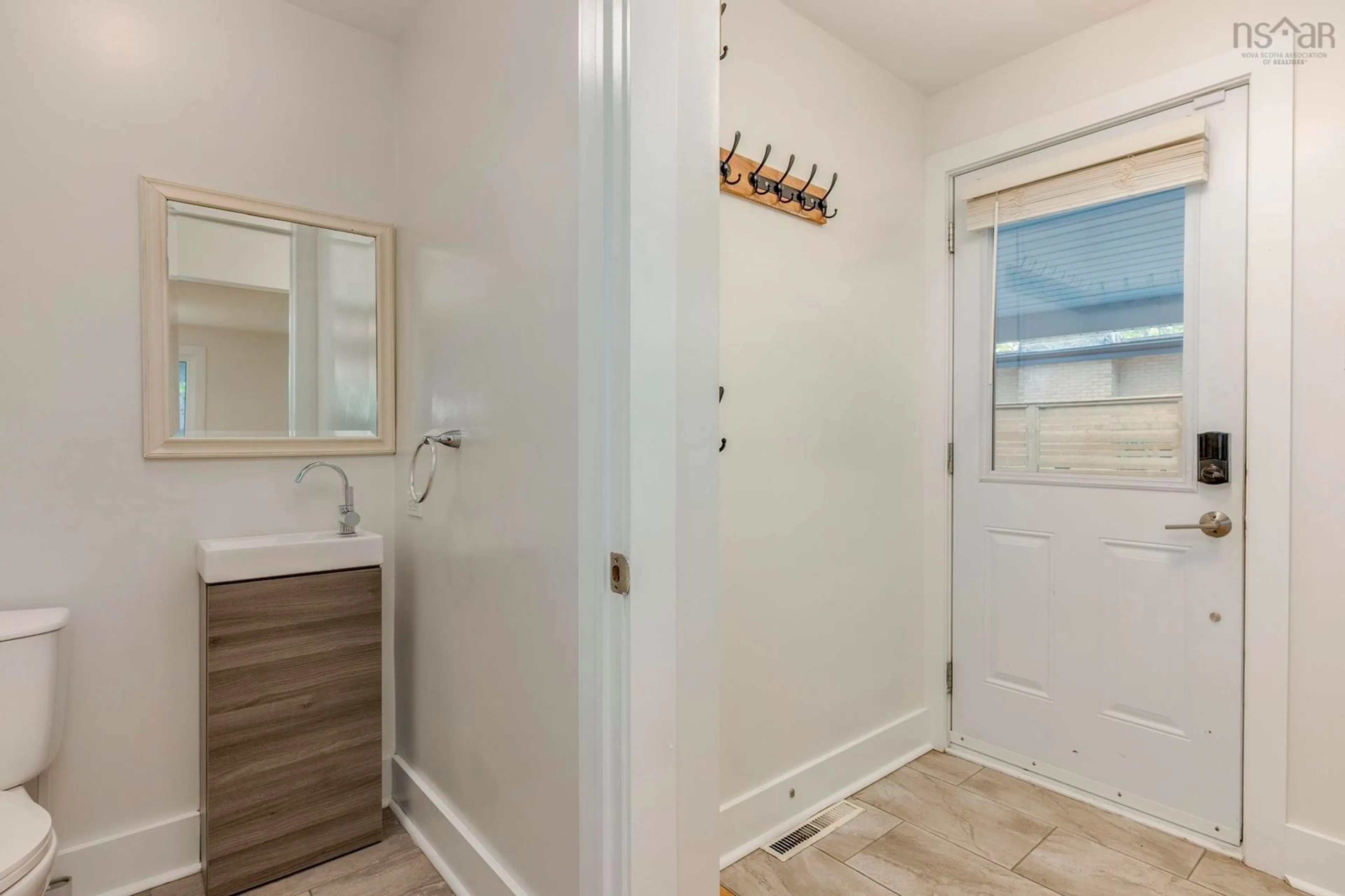 Indoor entryway for 33 Southill Dr, Clayton Park Nova Scotia B3M 2X9