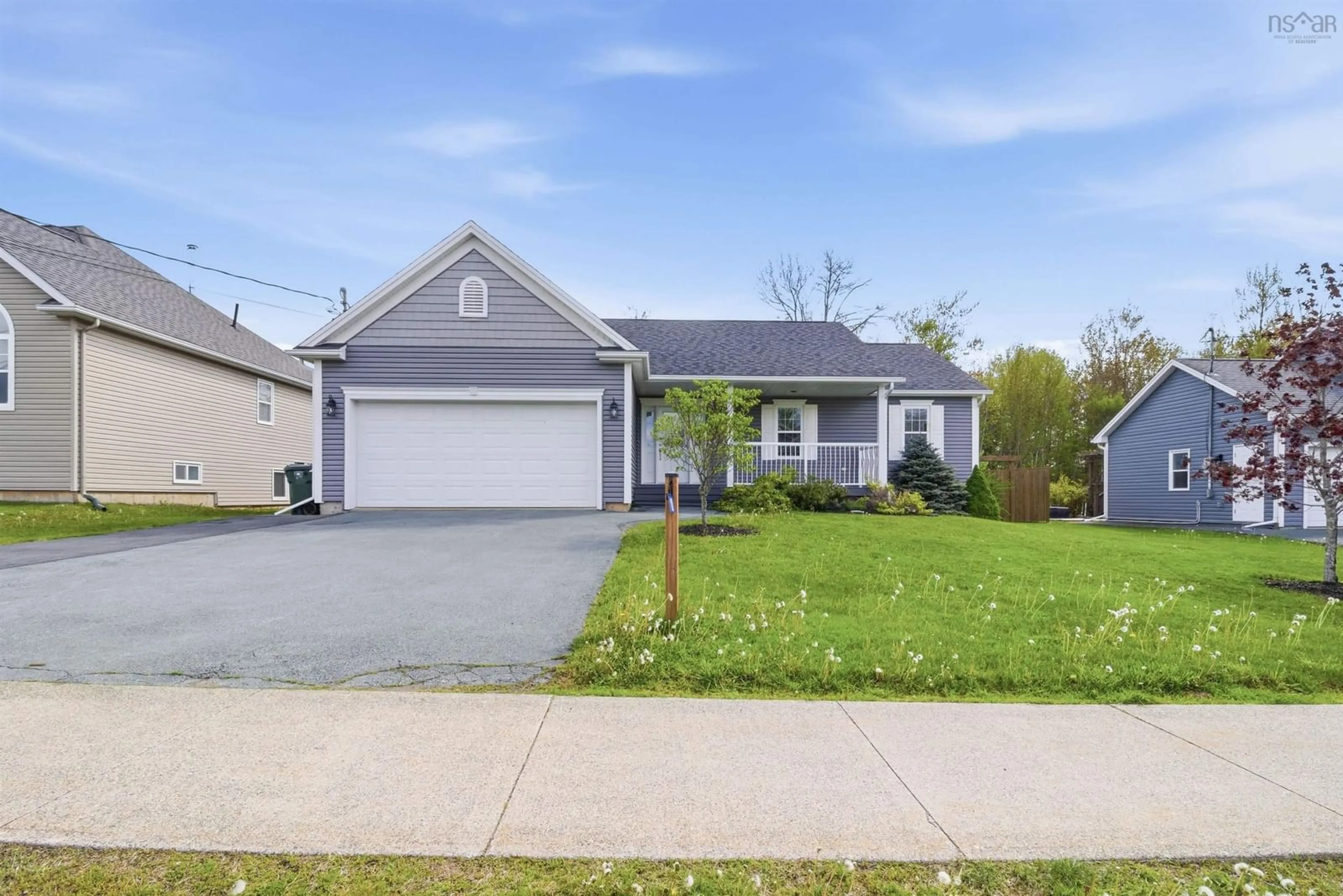 Home with vinyl exterior material, street for 18 Bona Cres, Enfield Nova Scotia B2T 0B2