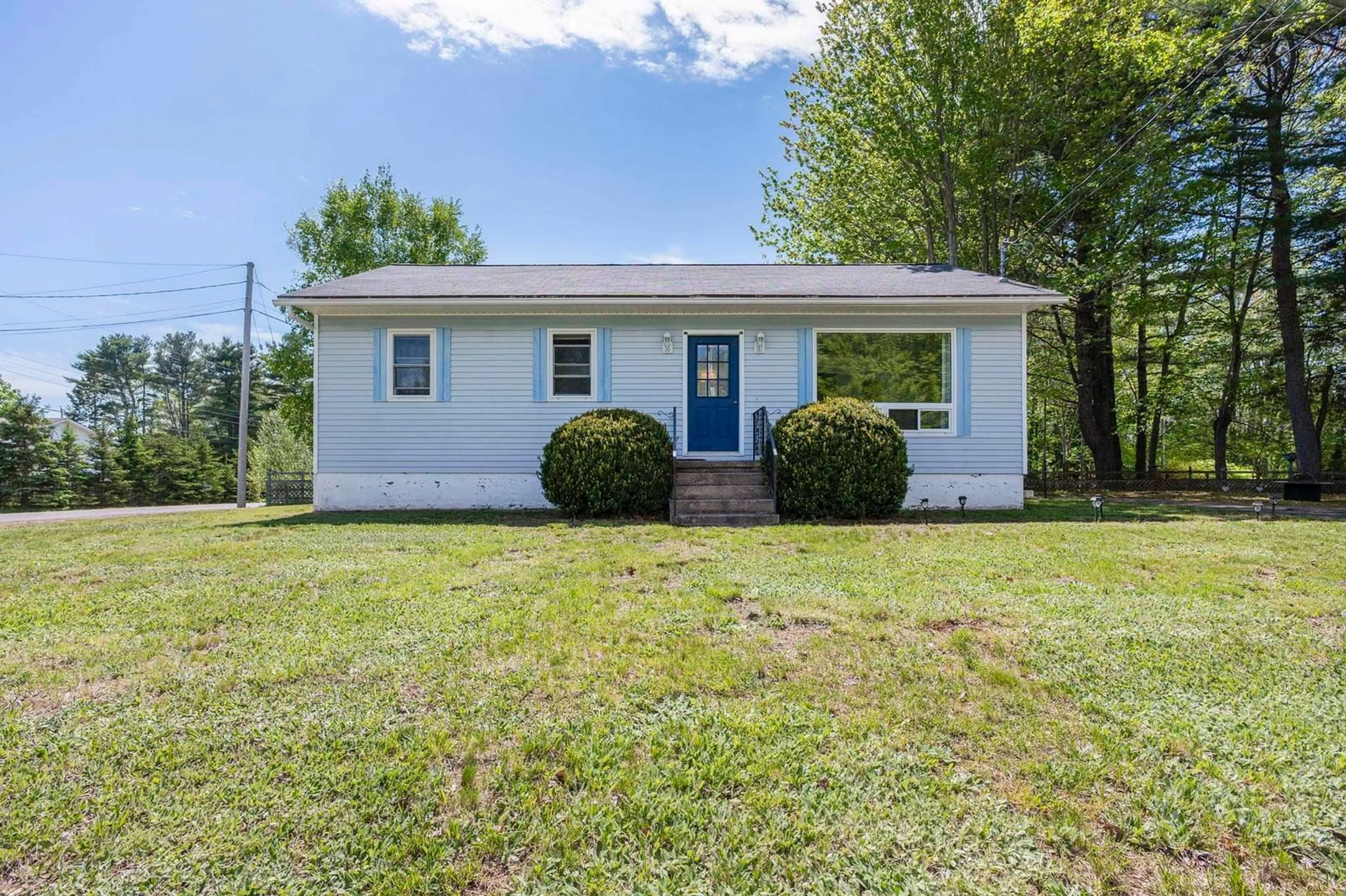 Home with vinyl exterior material, street for 5 Maplewood Lane Lane, Kingston Nova Scotia B0P 1R0