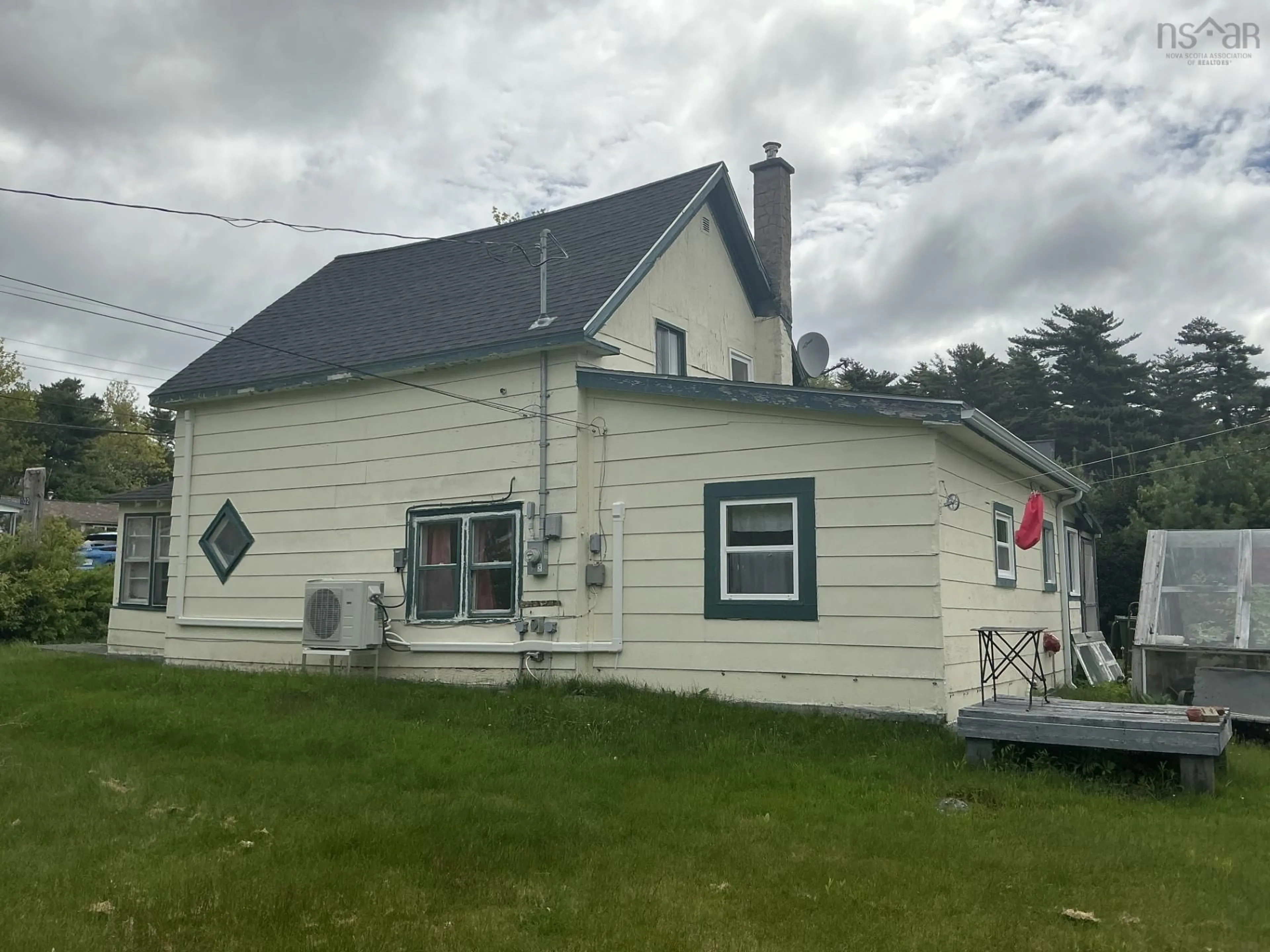 Unknown for 102 Highway 8, Milton Nova Scotia B0J 1H0