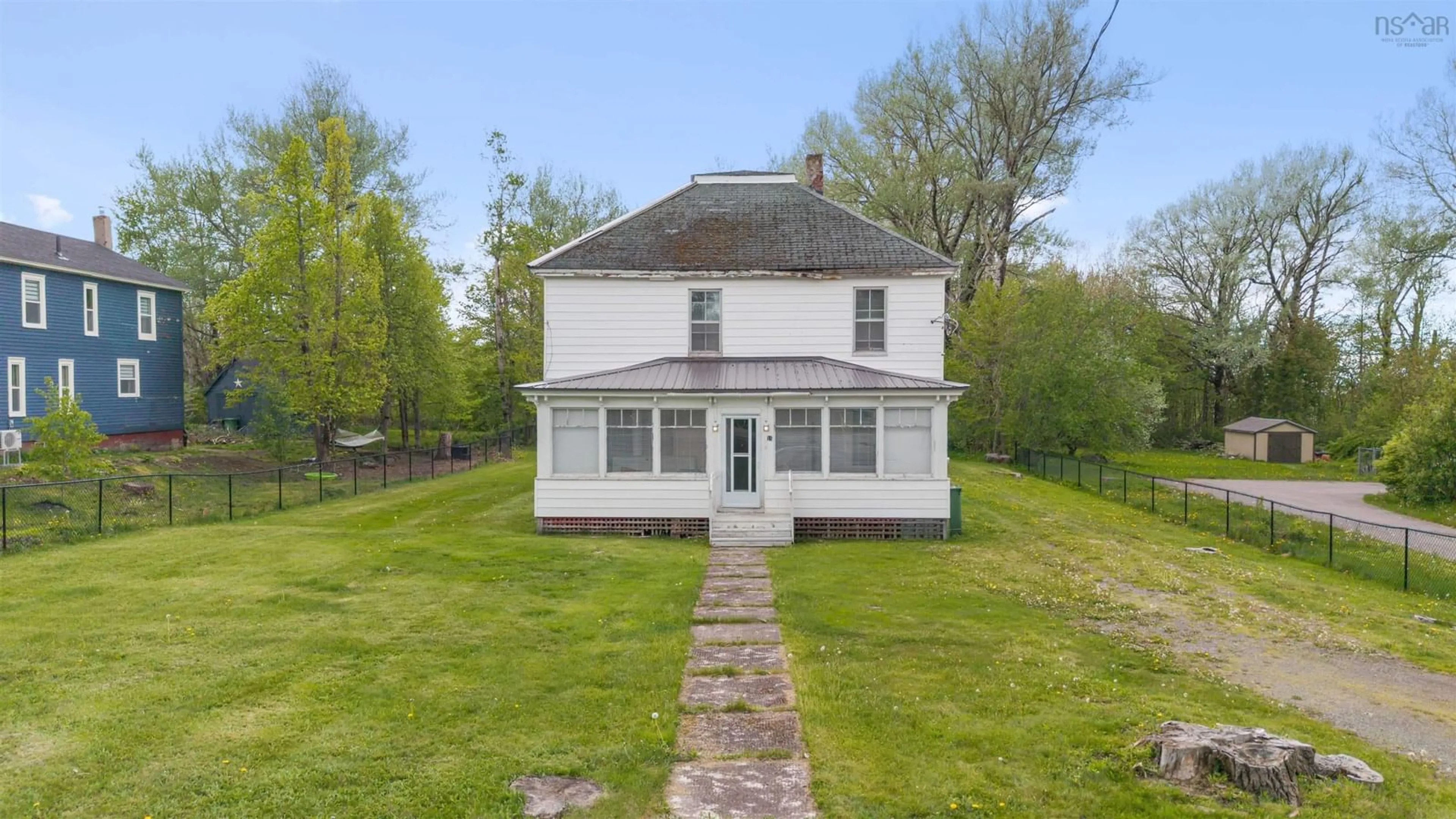 A pic from outside/outdoor area/front of a property/back of a property/a pic from drone, building for 15 Mcdougal St, Springhill Nova Scotia B0M 1X0