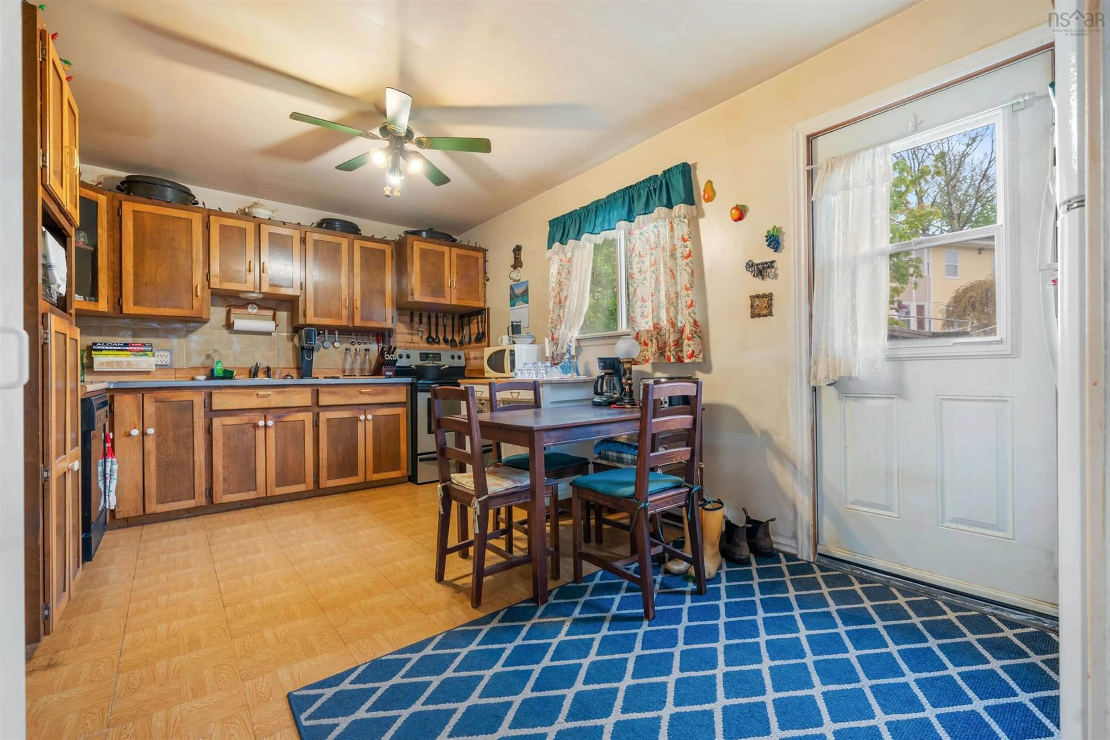 Standard kitchen, ceramic/tile floor for 50 High St, Trenton Nova Scotia B0K 1X1