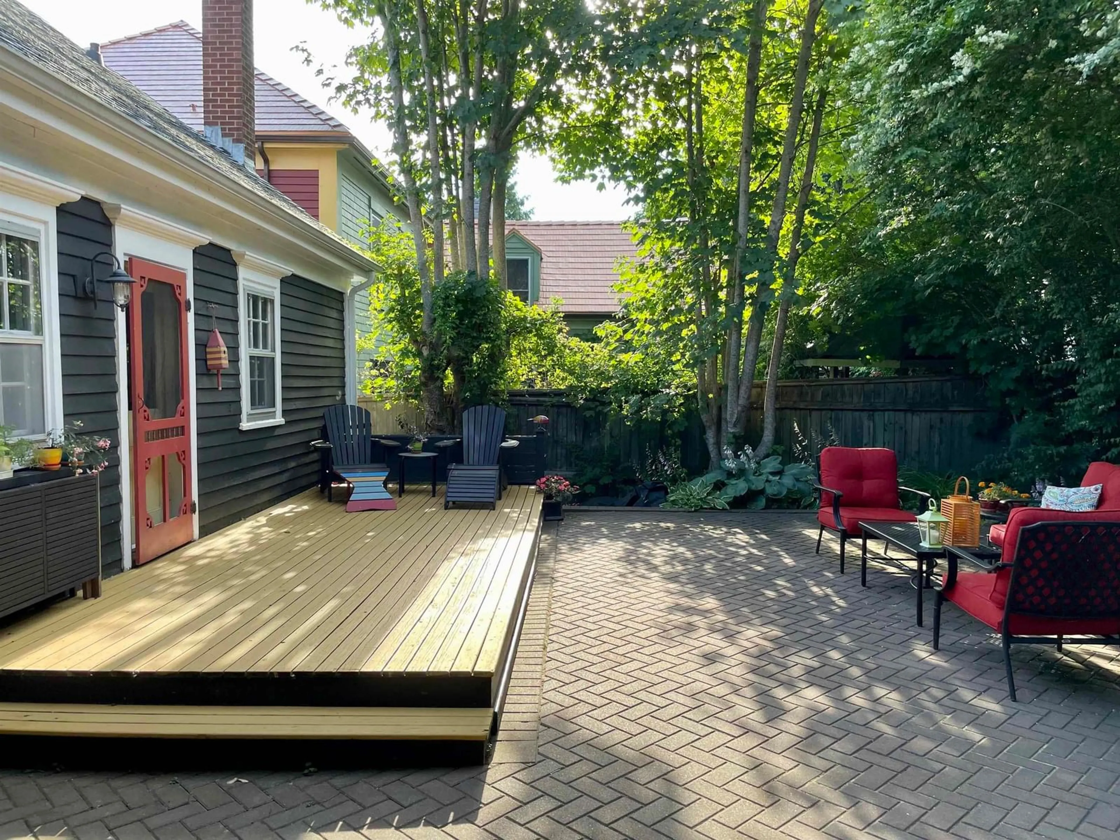Patio, street for 89 York St, Lunenburg Nova Scotia B0J 2C0