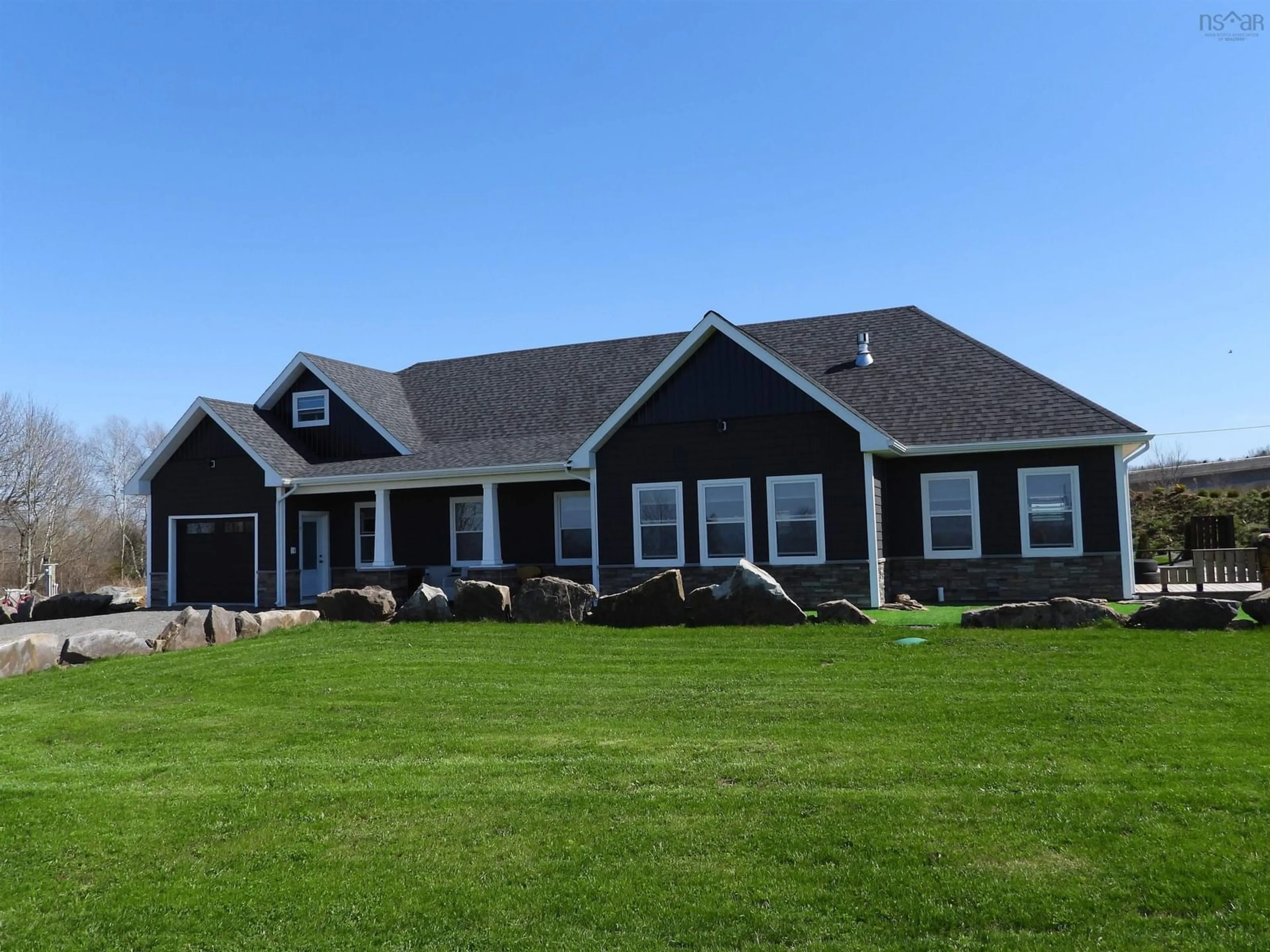Home with vinyl exterior material, unknown for 40 Old Oak Island Rd, Lockhartville Nova Scotia B4P 2R3