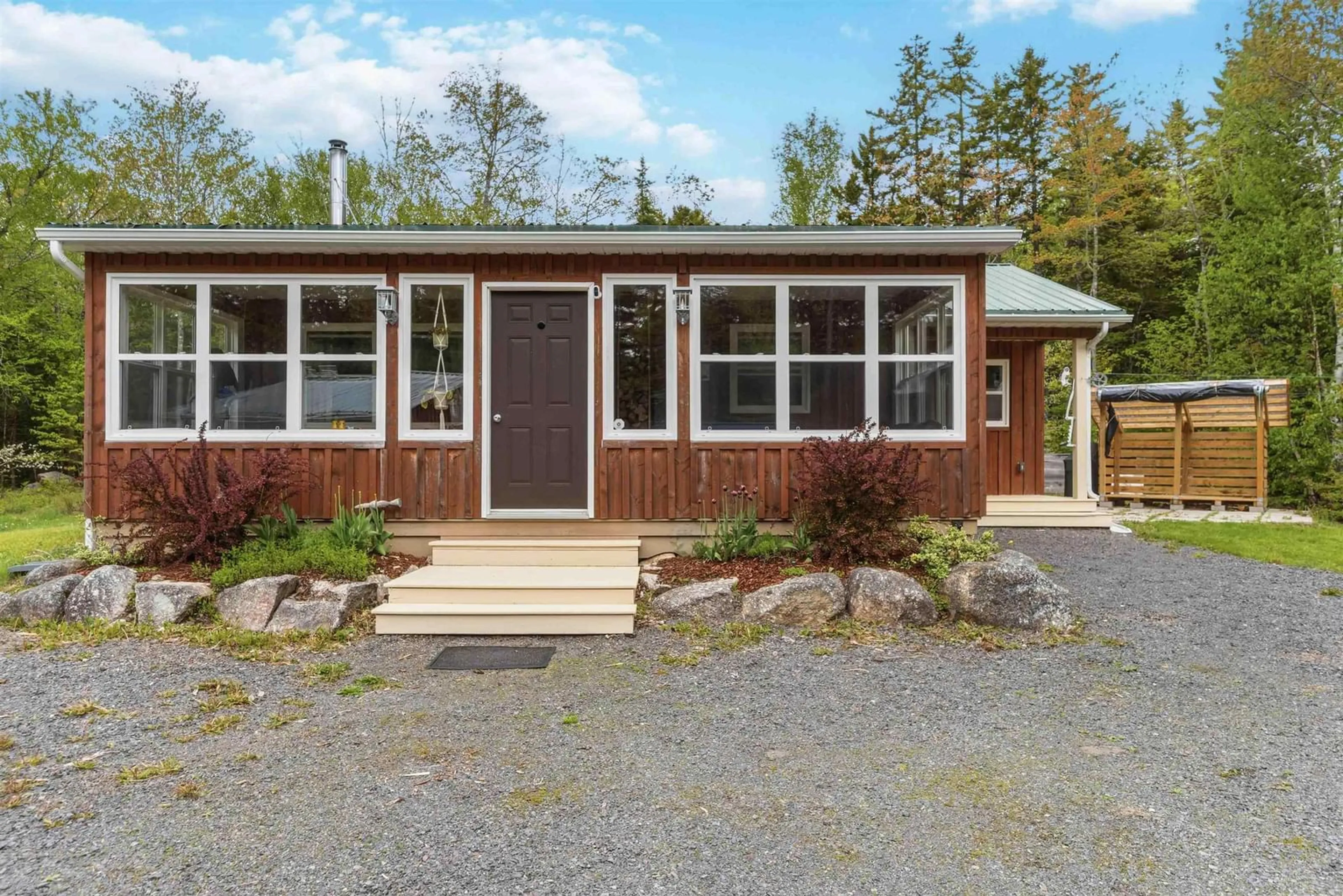 Home with vinyl exterior material, street for 88 Owl Pass, Vaughan Nova Scotia B0N 2T0