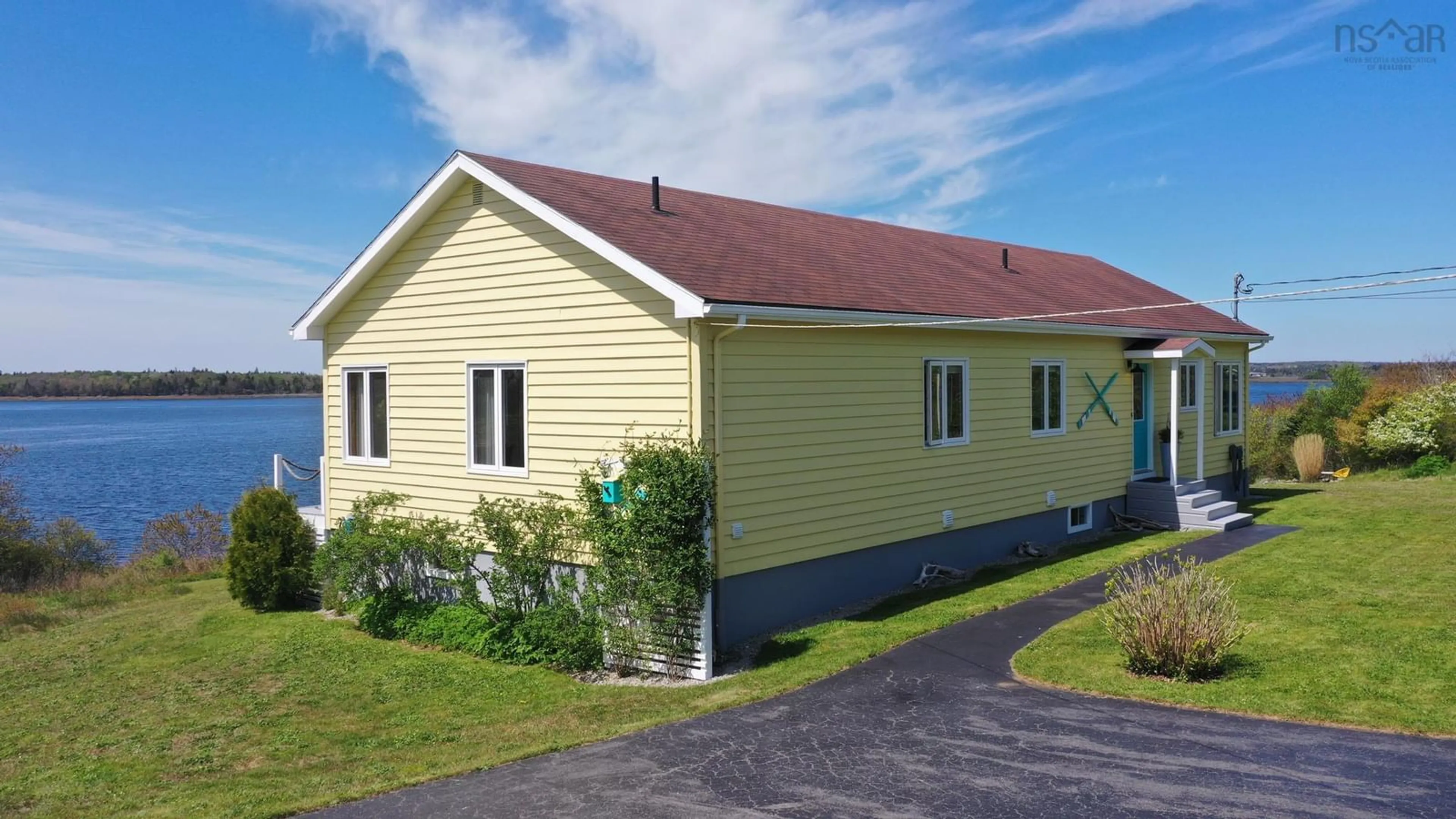 Home with vinyl exterior material, building for 1445 308 Hwy, Surette's Island Nova Scotia B0W 3M0
