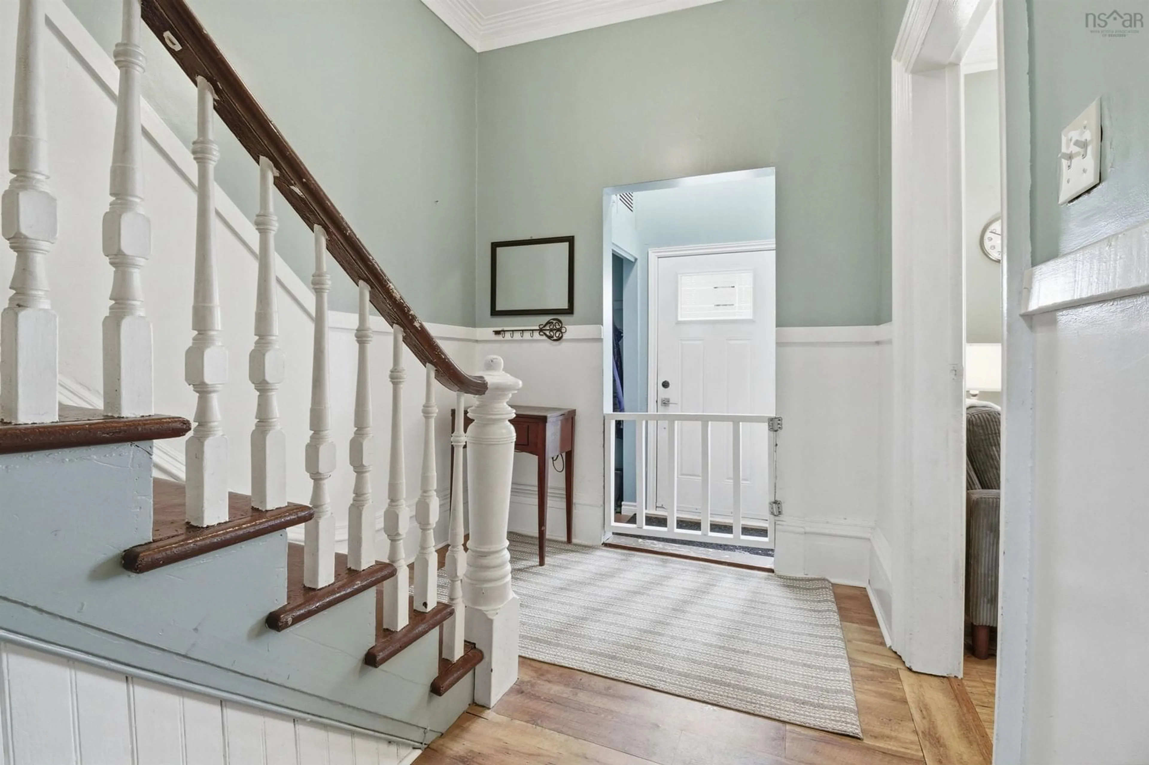 Indoor entryway for 2704 Belle Aire Terr, Halifax Nova Scotia B3K 3W8