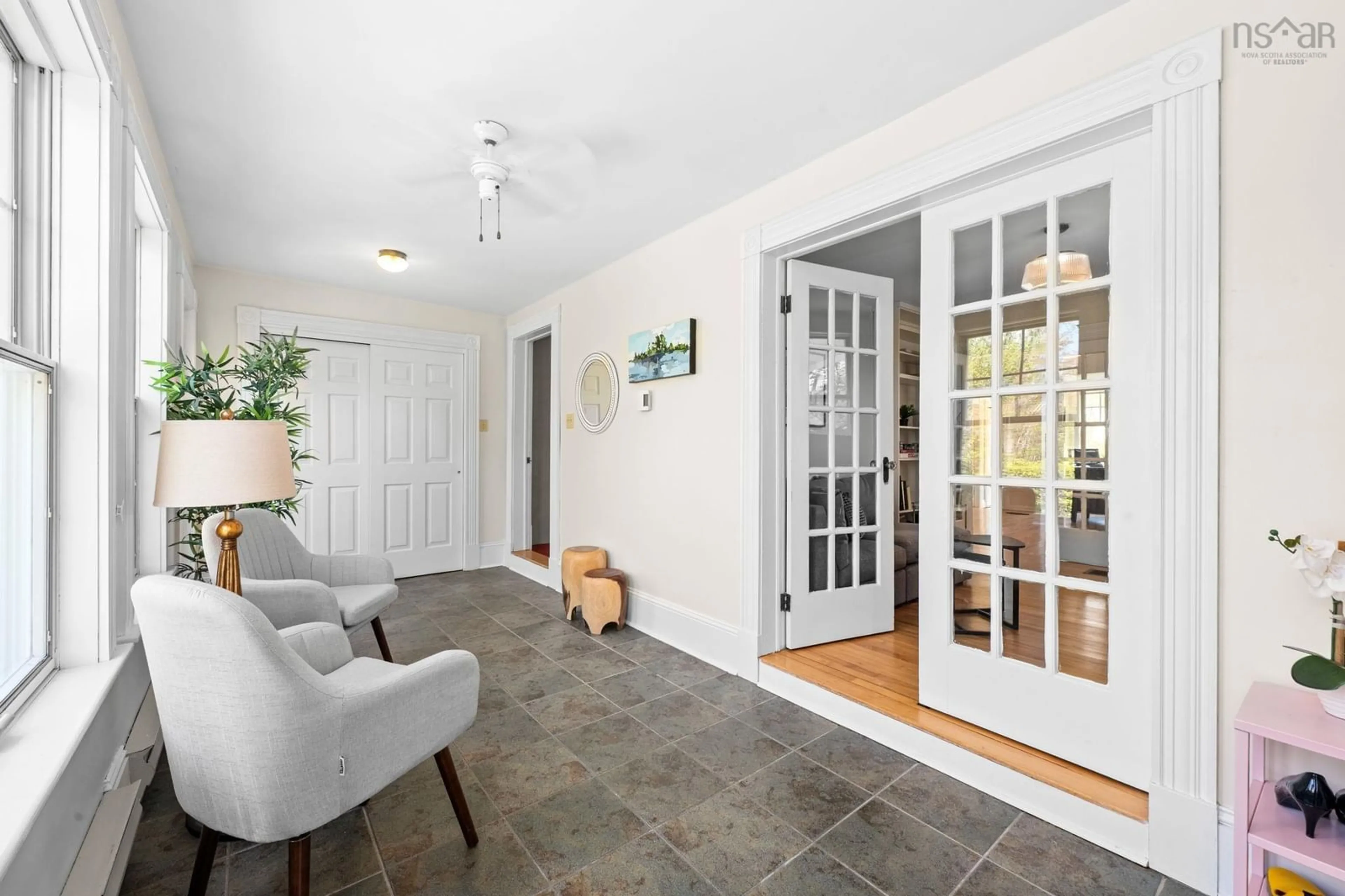 Indoor entryway for 54 Parkhill Rd, Halifax Nova Scotia B3P 1R5