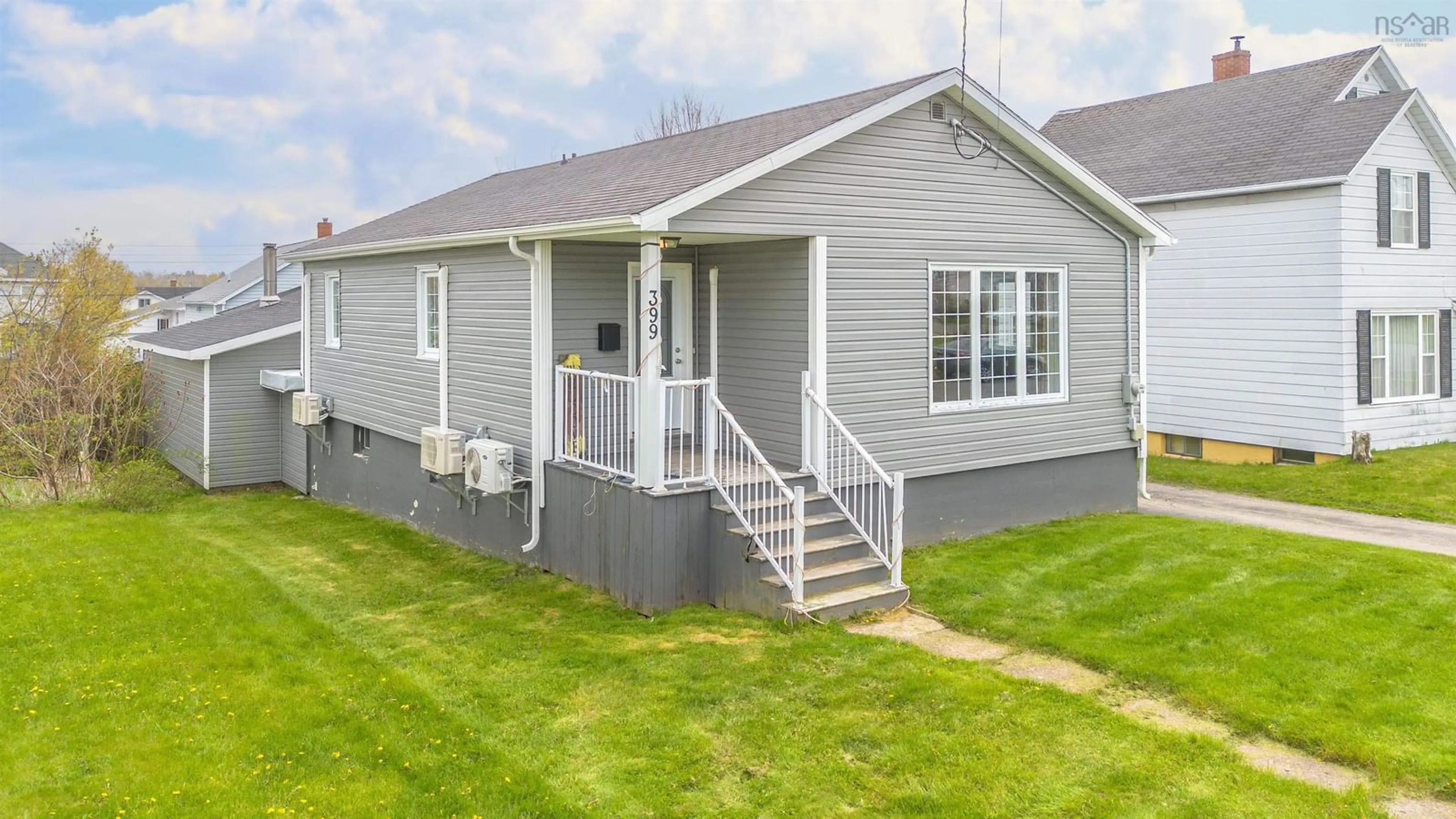 Home with vinyl exterior material, building for 399 York Street St, Glace Bay Nova Scotia B1A 2N1