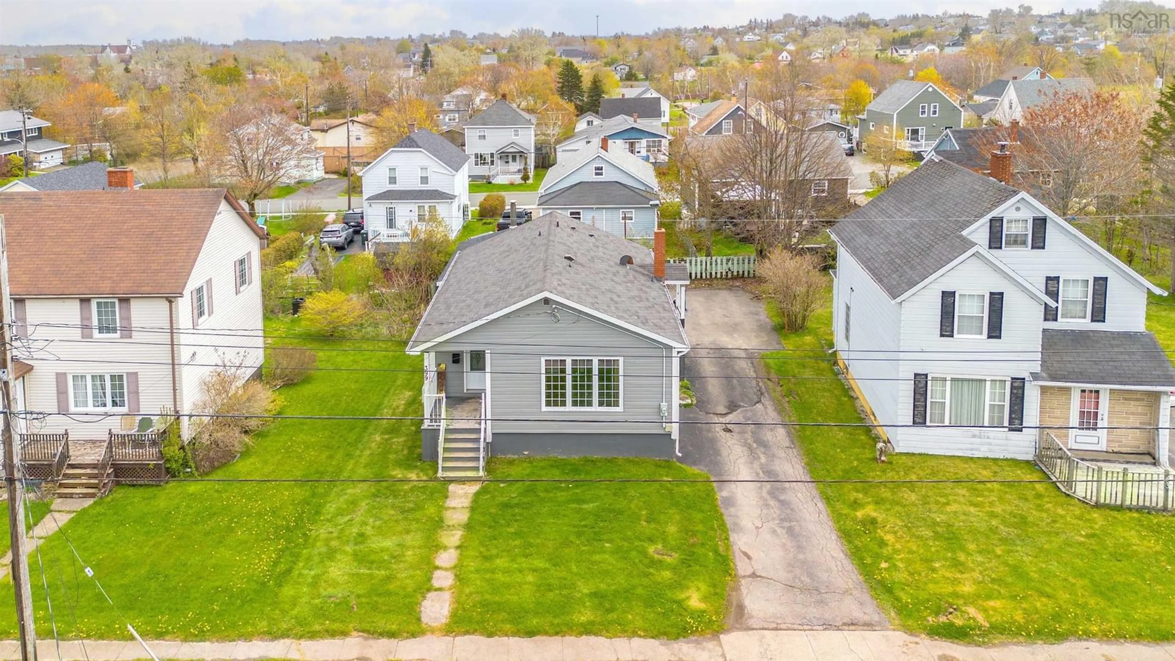A pic from outside/outdoor area/front of a property/back of a property/a pic from drone, street for 399 York Street St, Glace Bay Nova Scotia B1A 2N1