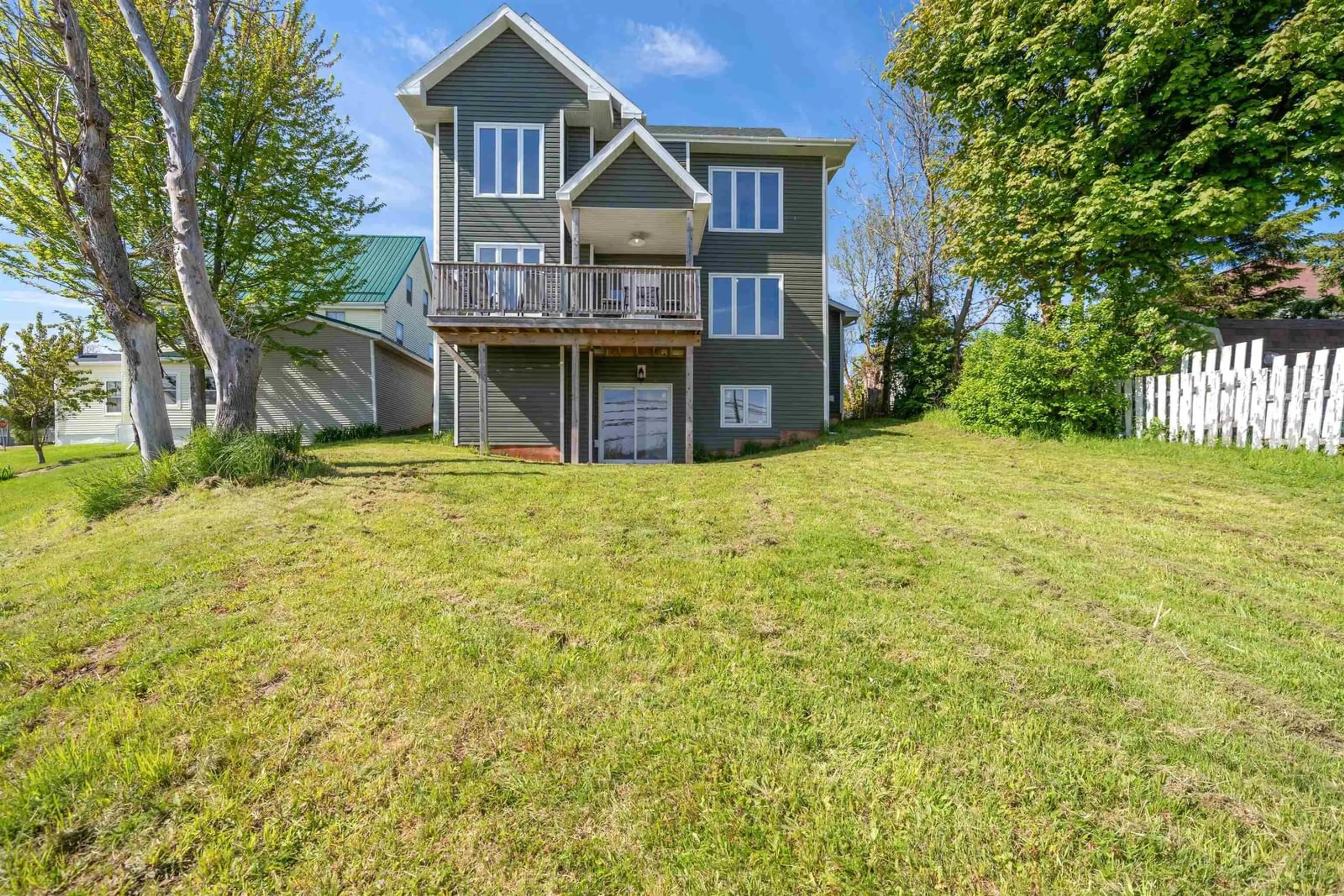 A pic from outside/outdoor area/front of a property/back of a property/a pic from drone, water/lake/river/ocean view for 275 High St, Pictou Nova Scotia B0K 1H0