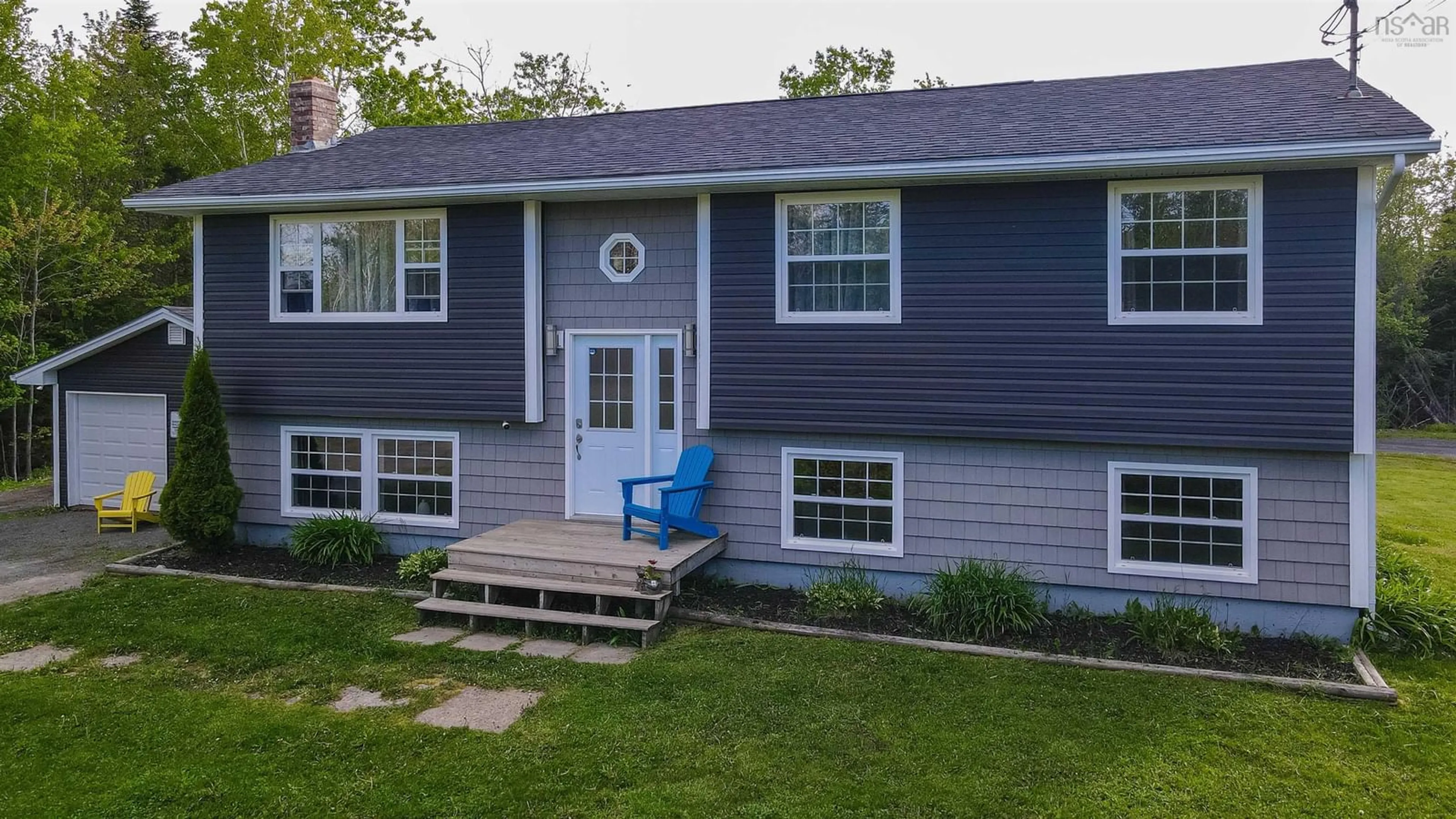 Home with vinyl exterior material, street for 217 Lakecrest Dr, Mount Uniacke Nova Scotia B0N 1Z0