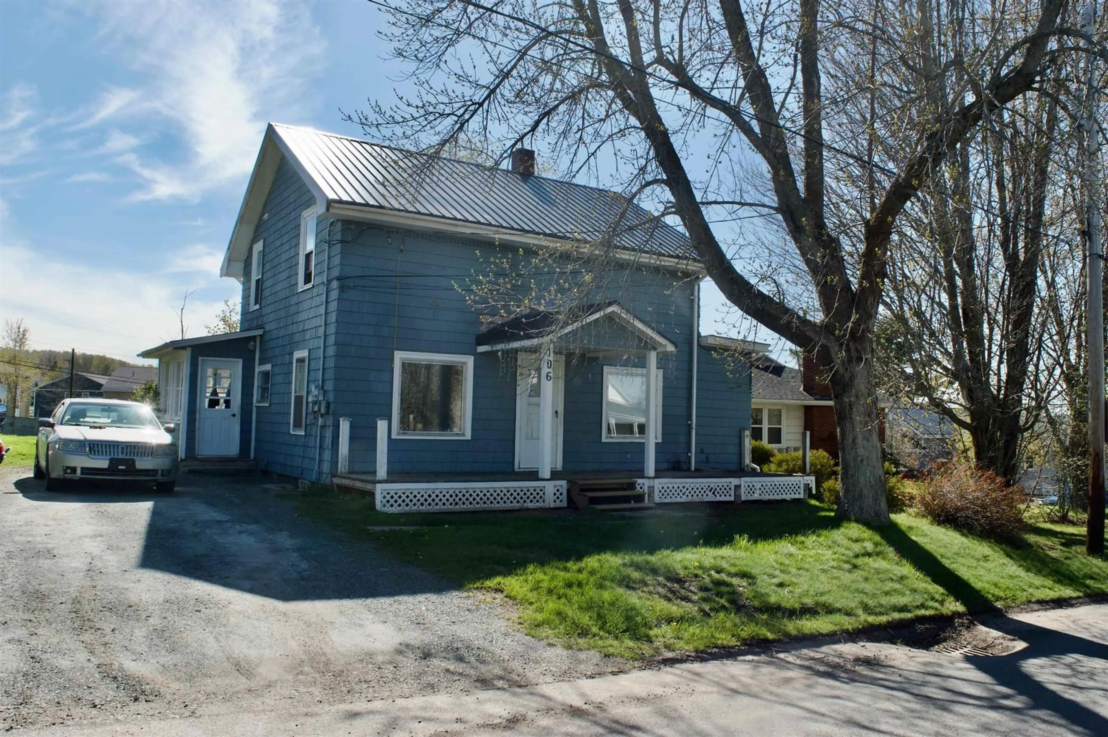 A pic from outside/outdoor area/front of a property/back of a property/a pic from drone, street for 106 Highland Ave, Wolfville Nova Scotia B4P 1Z7