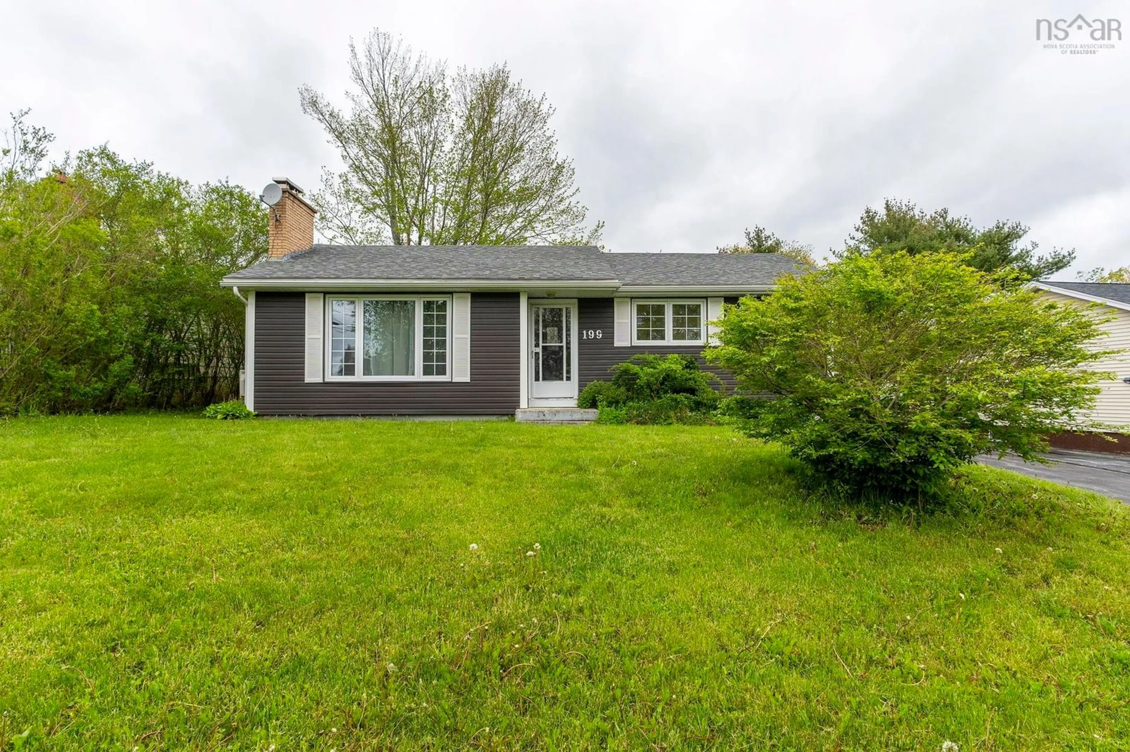 Home with vinyl exterior material, street for 199 Kaye St, Lower Sackville Nova Scotia B4C 1N3