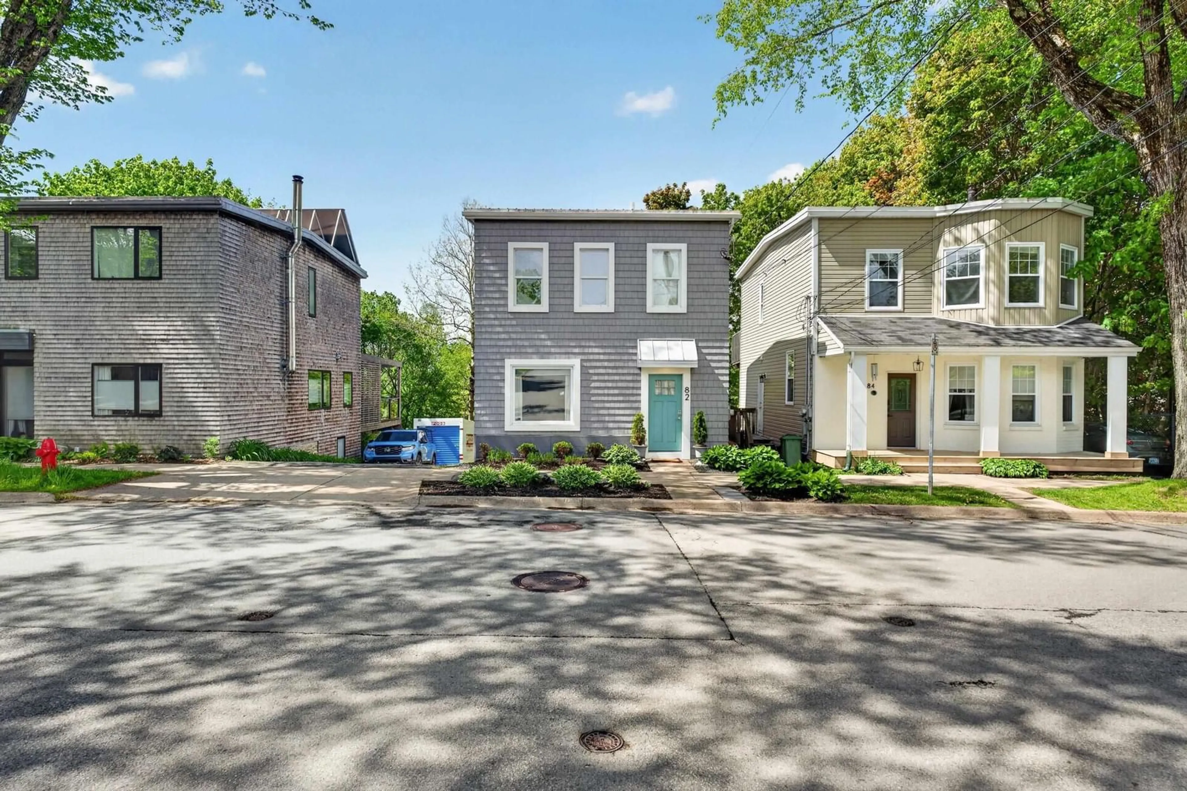 A pic from outside/outdoor area/front of a property/back of a property/a pic from drone, street for 82 Hawthorne St, Dartmouth Nova Scotia B2Y 2Y6