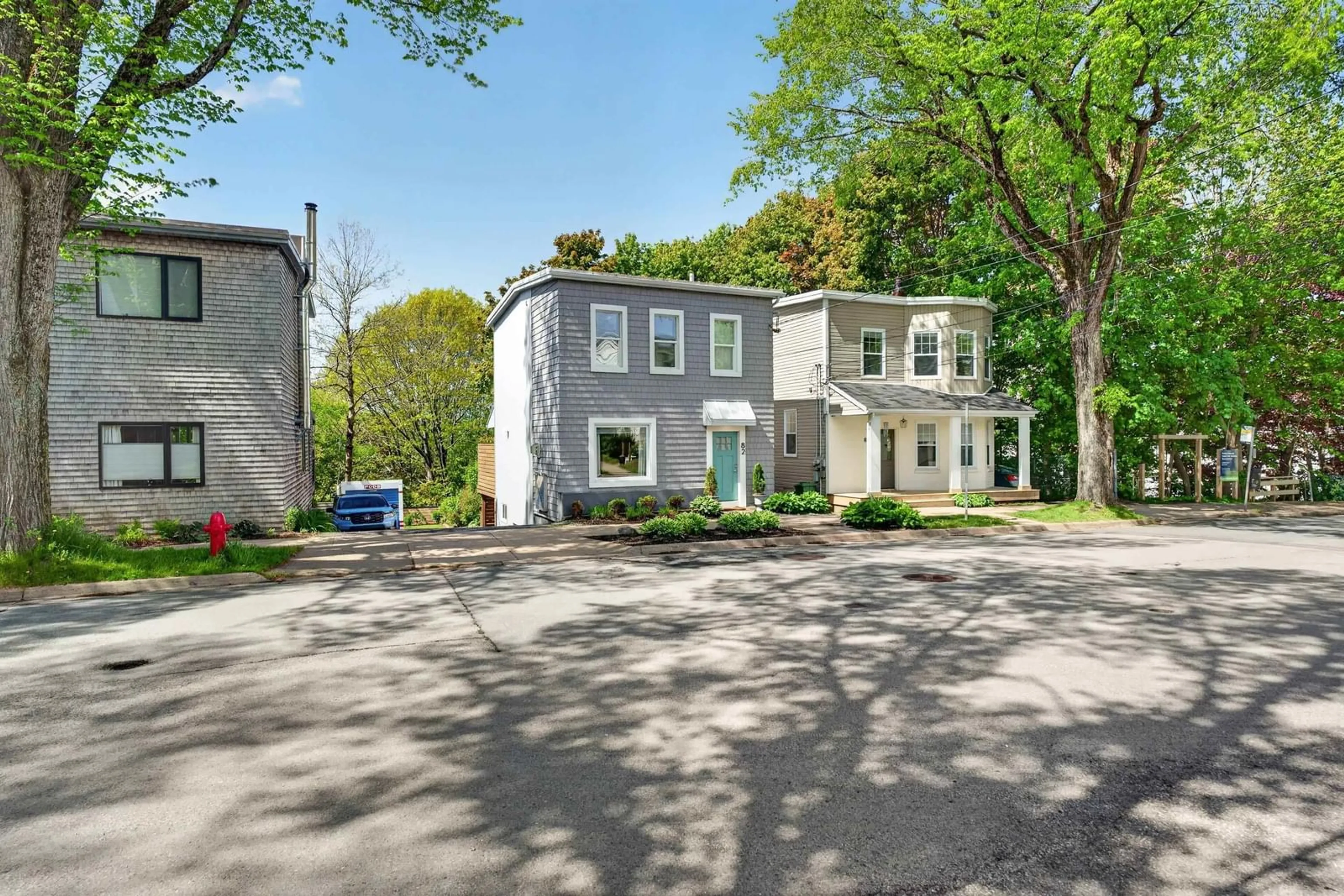 A pic from outside/outdoor area/front of a property/back of a property/a pic from drone, street for 82 Hawthorne St, Dartmouth Nova Scotia B2Y 2Y6