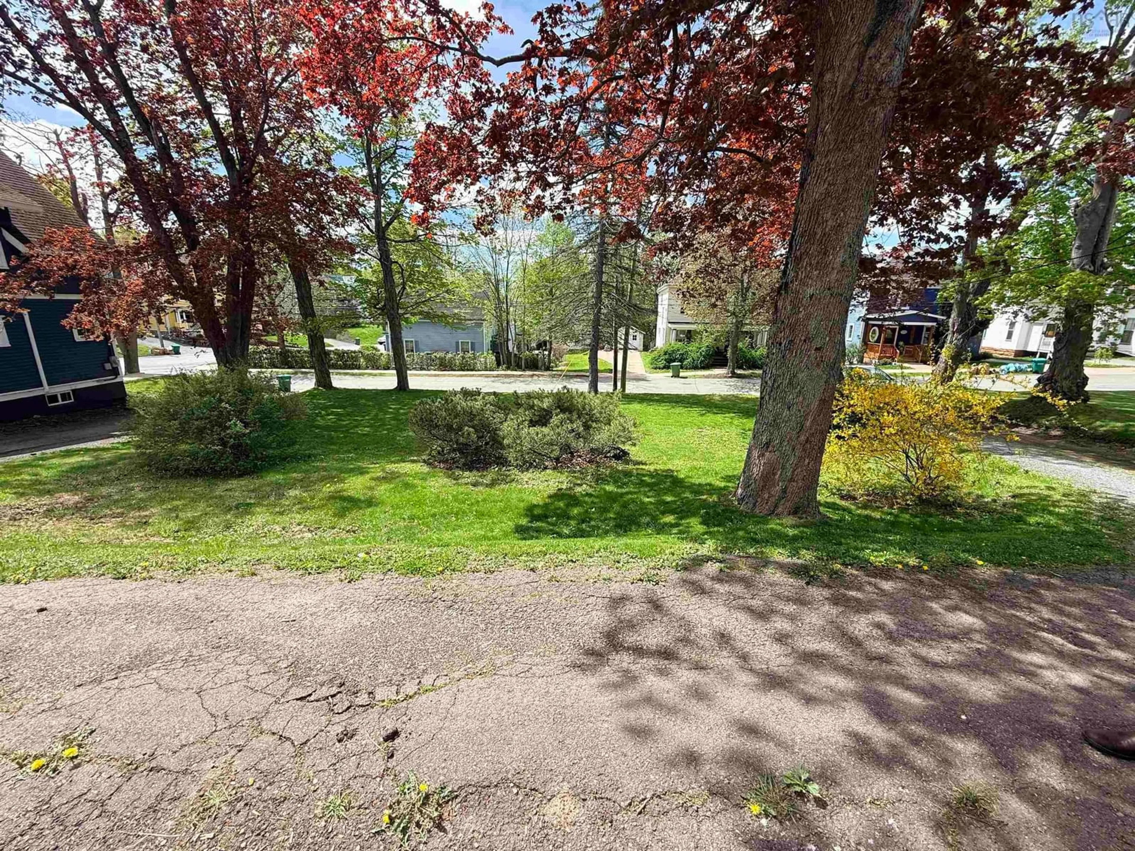 A pic from outside/outdoor area/front of a property/back of a property/a pic from drone, street for 242 Fraser St, New Glasgow Nova Scotia B2H 4J3