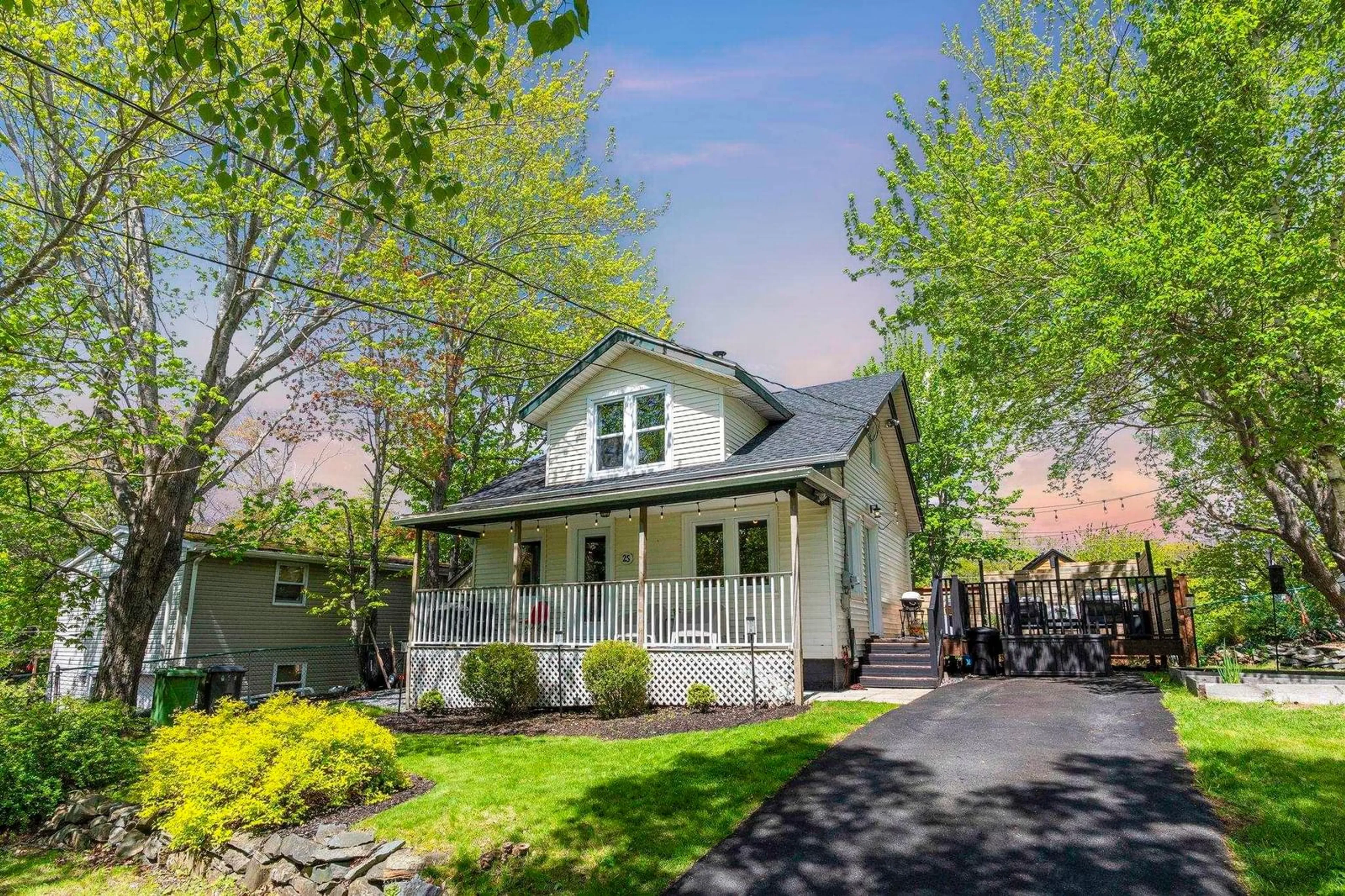 Home with vinyl exterior material, street for 25 Pioneer Ave, Halifax Nova Scotia B3M 1W9