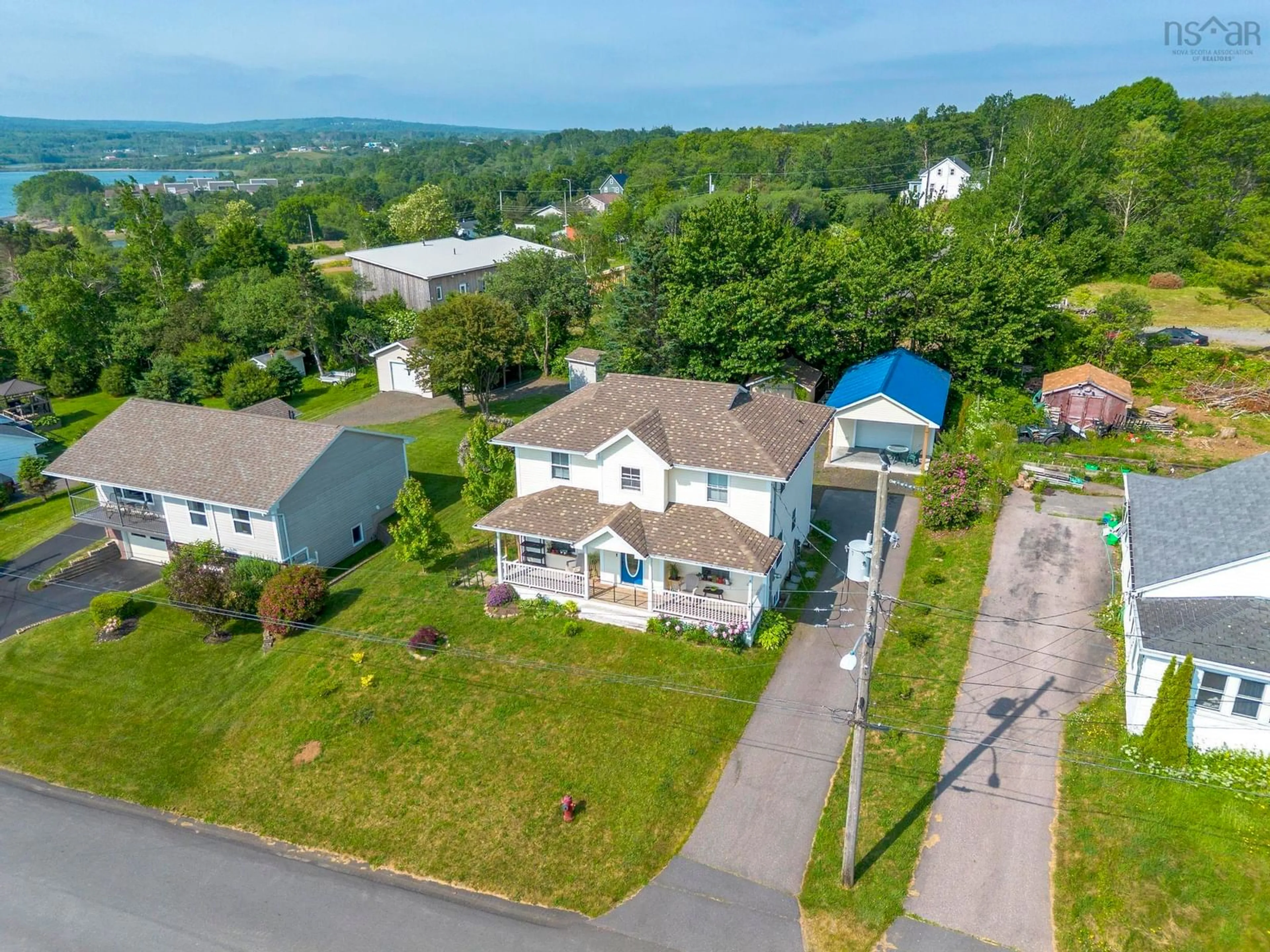 A pic from outside/outdoor area/front of a property/back of a property/a pic from drone, unknown for 33 West St, Digby Nova Scotia B0V 1A0