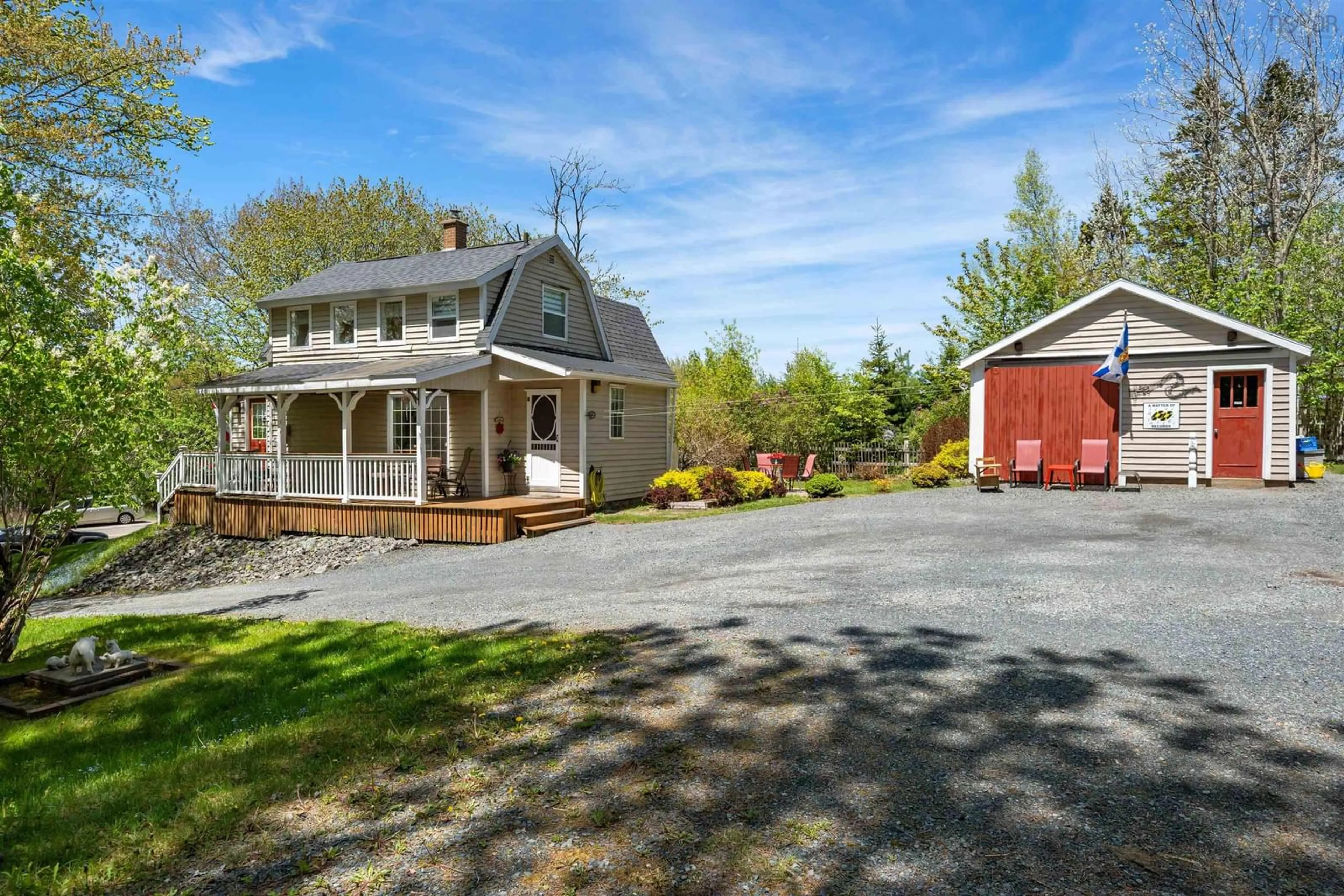A pic from outside/outdoor area/front of a property/back of a property/a pic from drone, street for 635 Willow St St, Truro Nova Scotia B2N 5H2