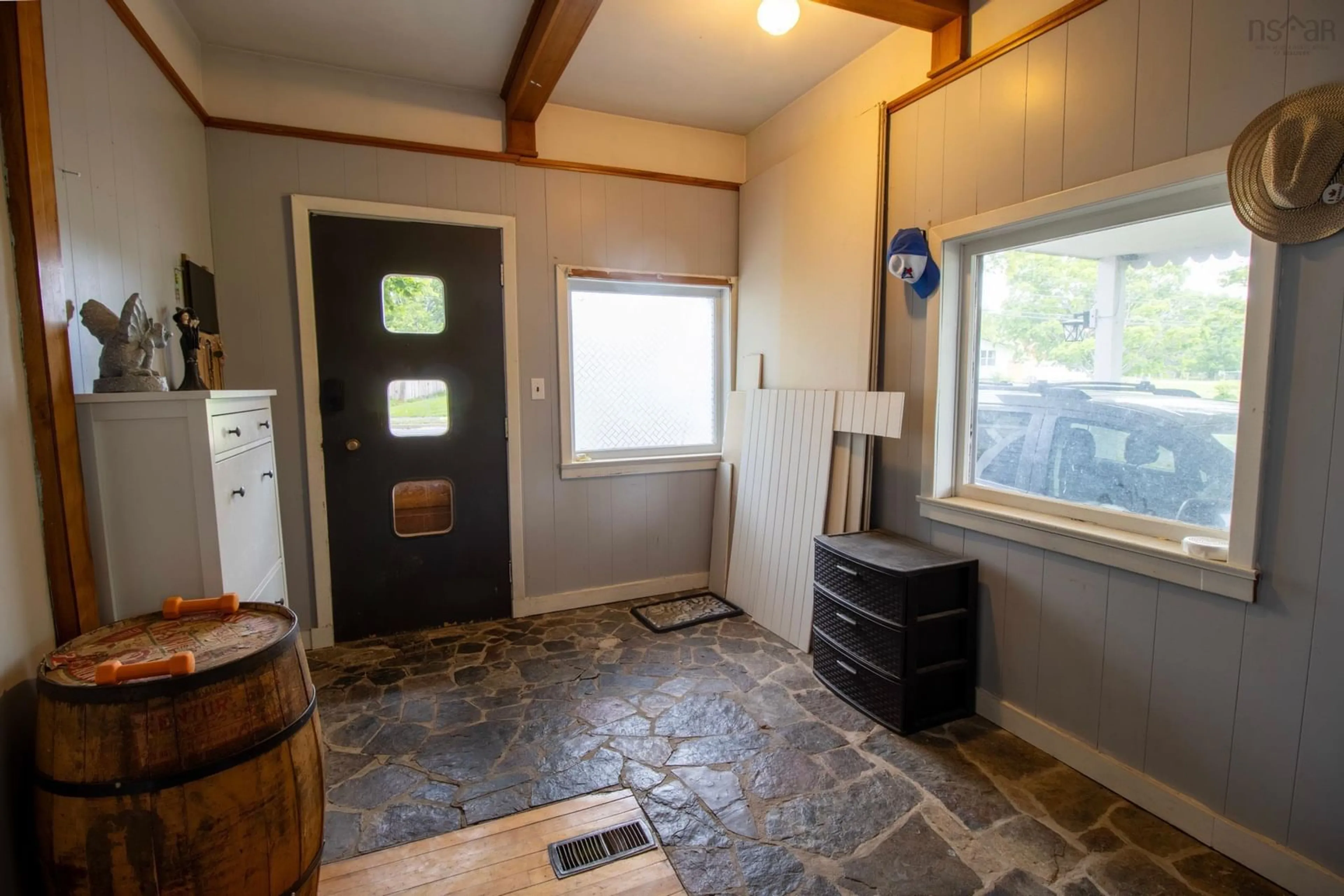 Indoor entryway for 67 Lawrencetown Lane, Lawrencetown Nova Scotia B0S 1M0